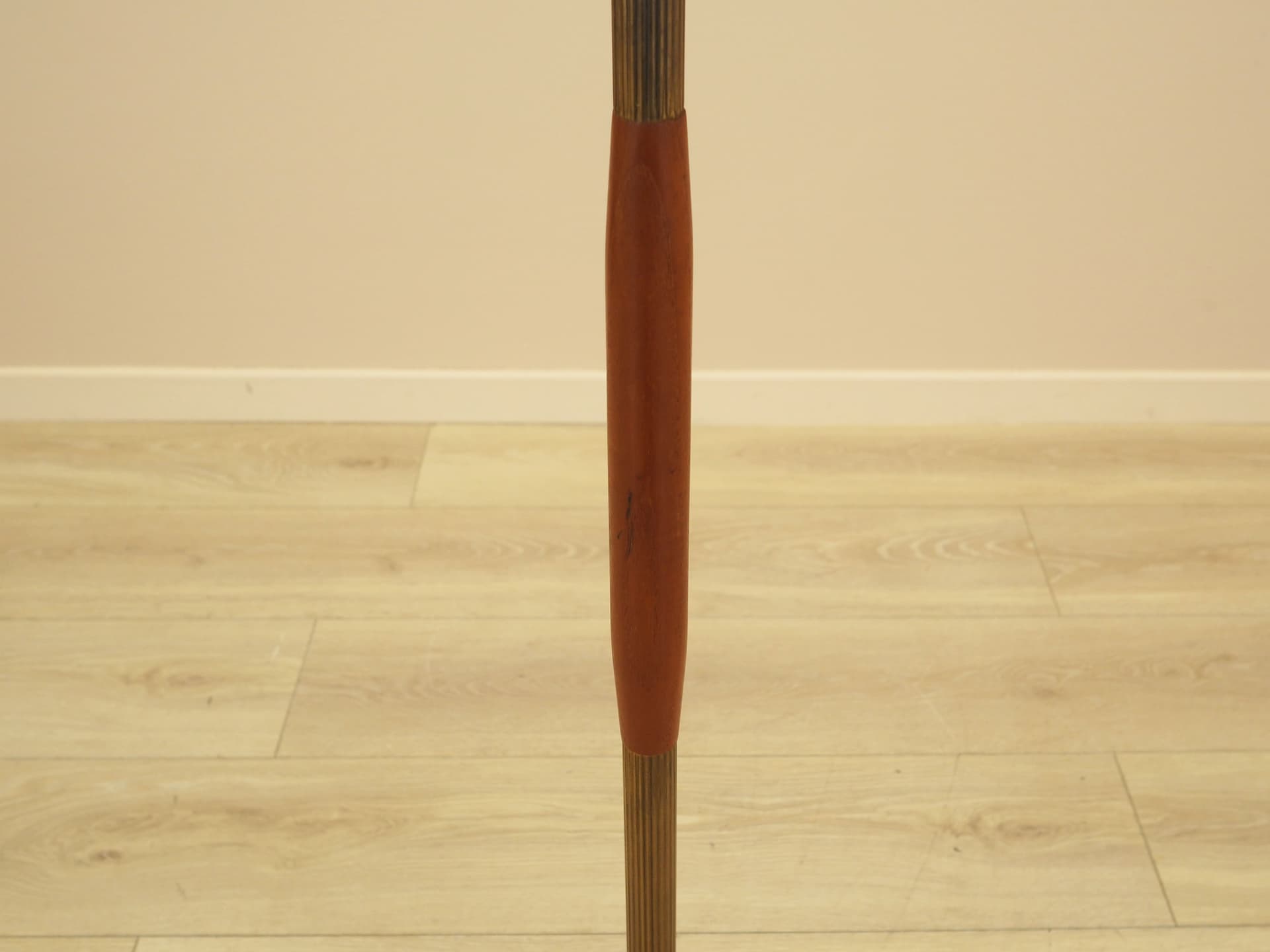 Floor lamp, brown wood, gold brass, beige fabric, Denmark, 1960s. - 401621