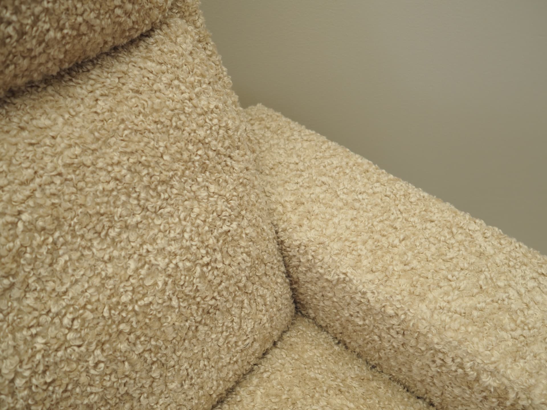 Armchair 3332, beige, bouclé, wood, by A. Vodder, for Fritz Hansen, Denmark, 1960s - 64774