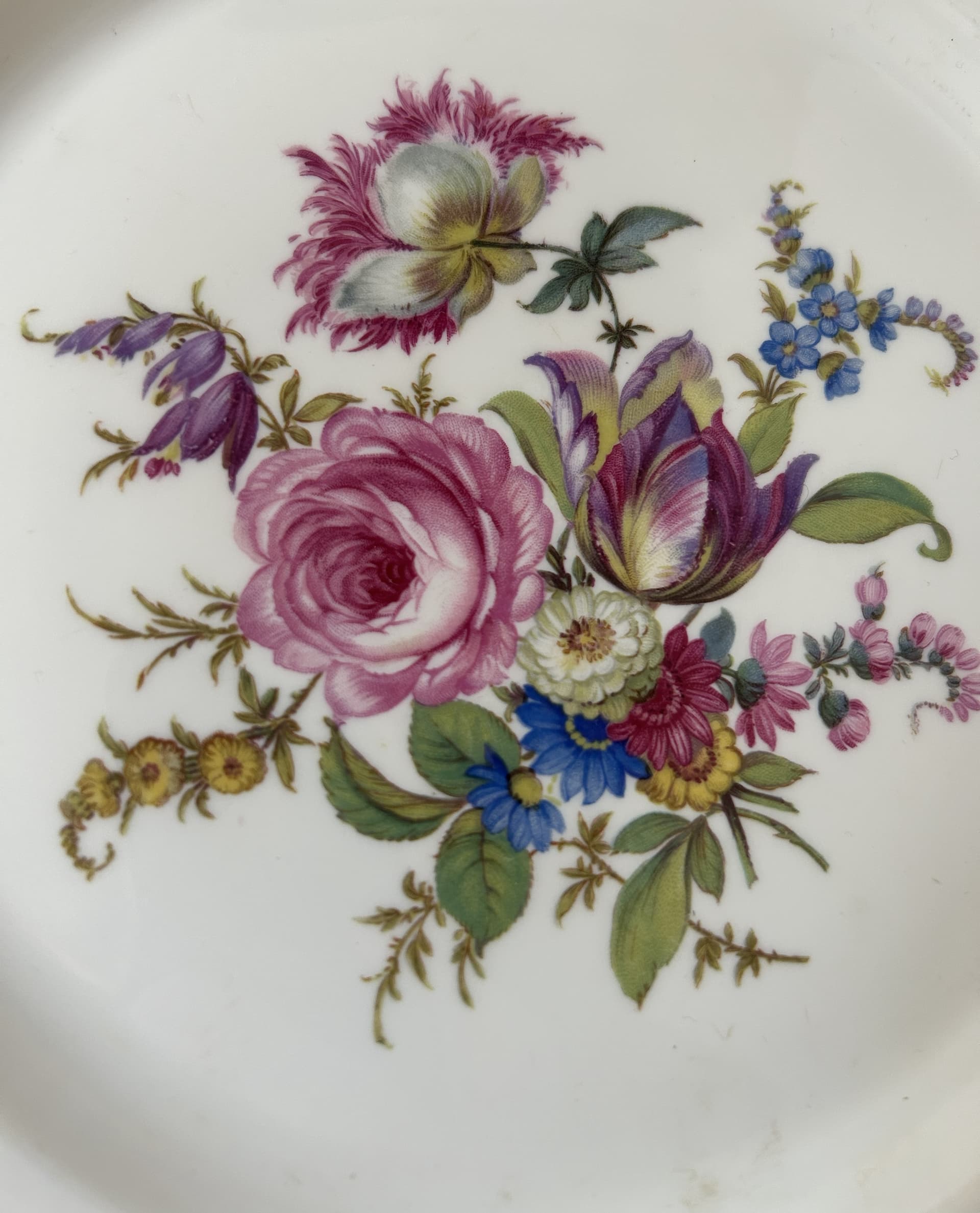 Dinner plate Sanssouci Diplomat 27 cm, beige porcelain, gilding, 1930s. - 401877