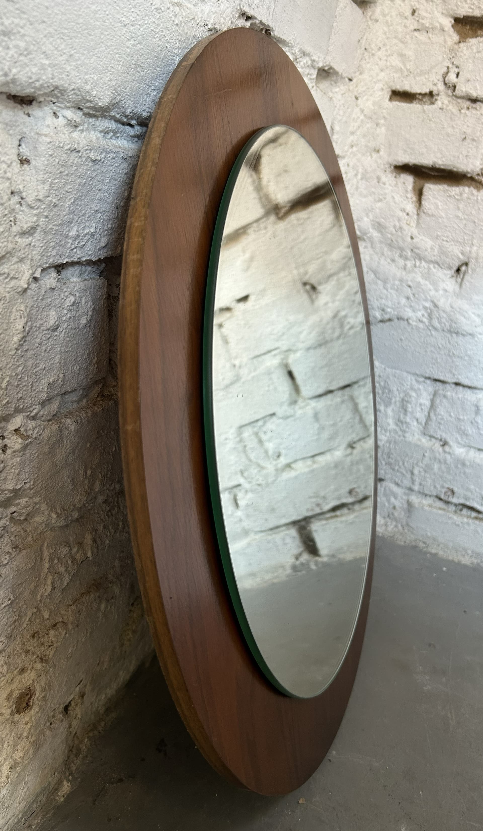 Round wall mirror 55 cm, walnut, glass, Poland, 1970s - 401909