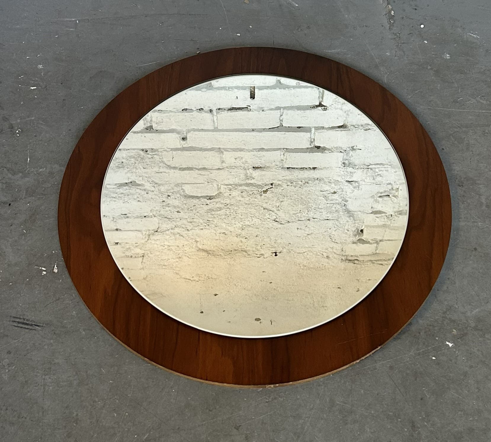 Round wall mirror 55 cm, walnut, glass, Poland, 1970s - 401905
