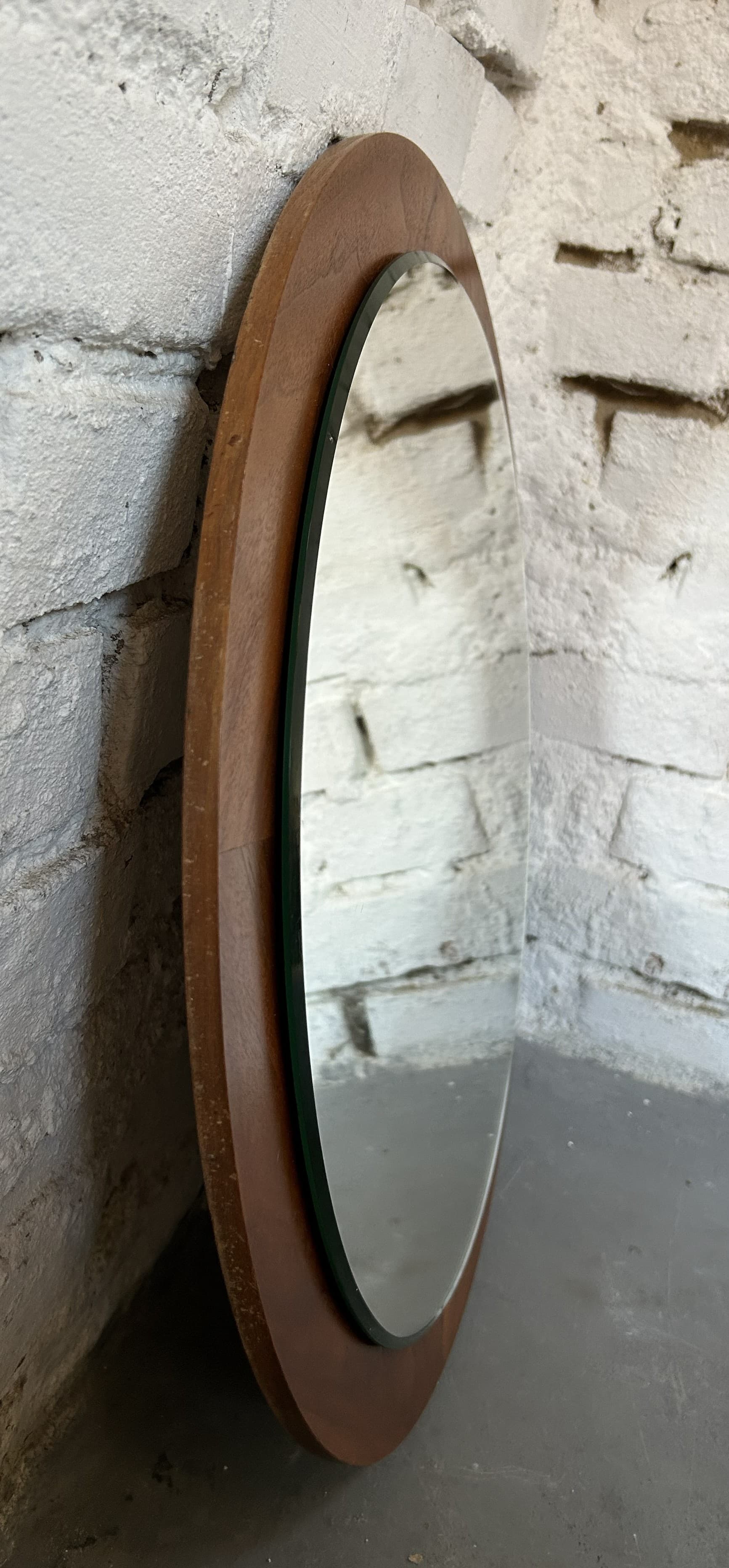 Round wall mirror, 56 cm, glass, walnut, 1970s - 401914
