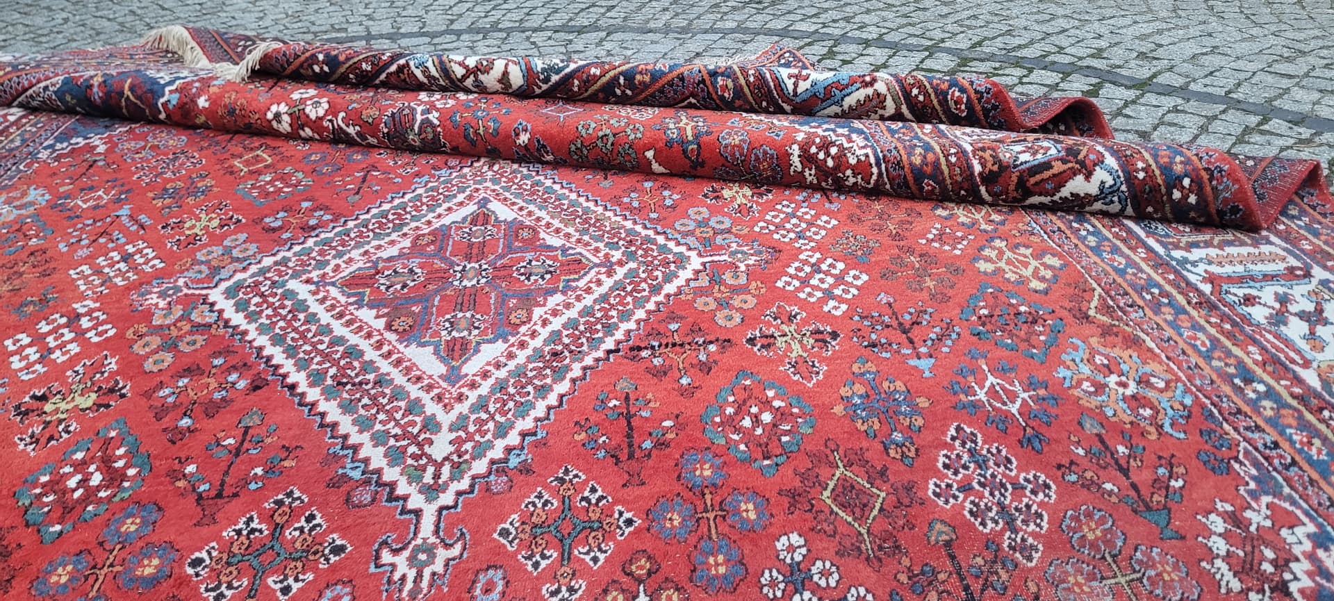 Rug Dzhushagan, 255x380 cm, wool red blue white brown, Iran - 401948