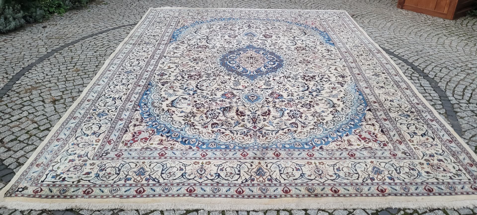 Rug Nain 300x430 cm, white blue, wool silk, Iran, 1970s. - 402022