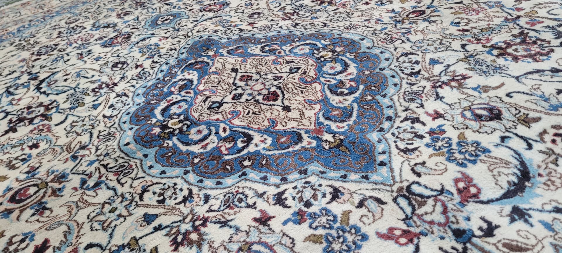 Rug Nain 300x430 cm, white blue, wool silk, Iran, 1970s. - 402014