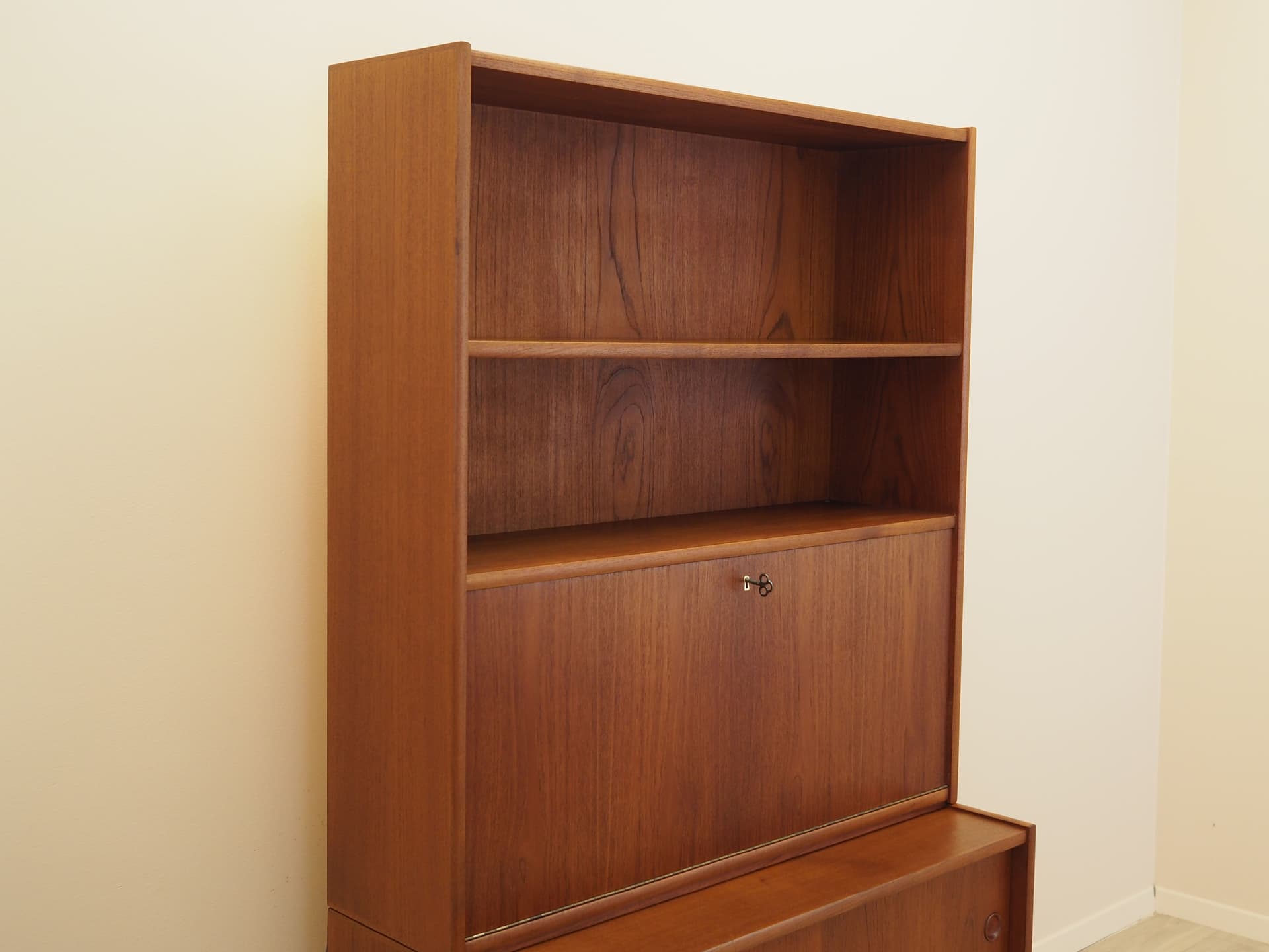 Biblioteczka z barkiem, teak brązowy, Dania, lata 60. - 402289