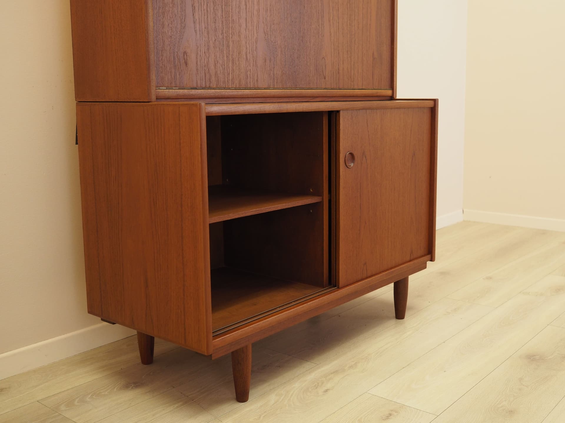 Biblioteczka z barkiem, teak brązowy, Dania, lata 60. - 402293