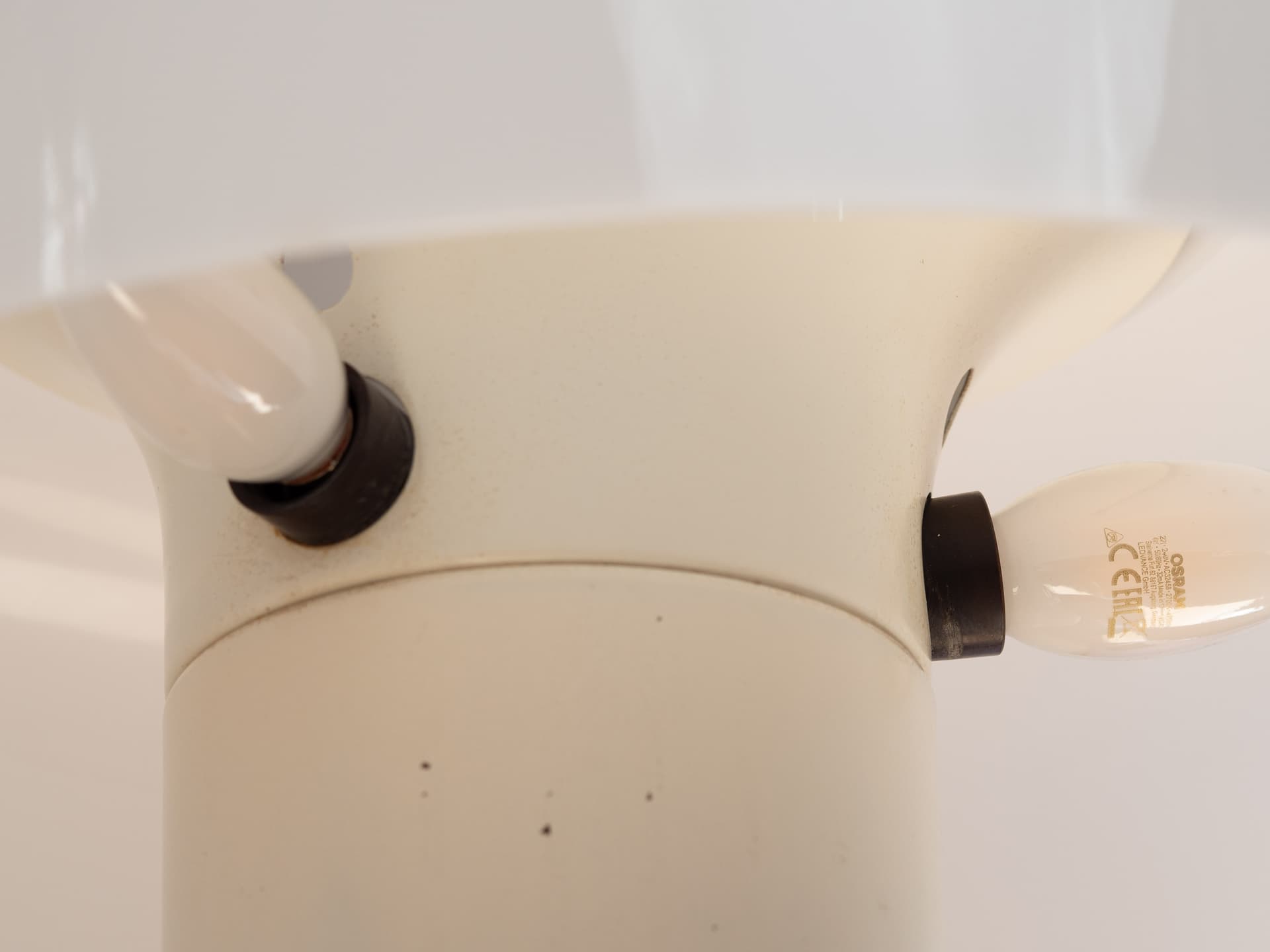 Table Lamp Brumbury, white acrylic, silver metal, by L. Massoni, Guzzini, Italy, 1970s. - 402316
