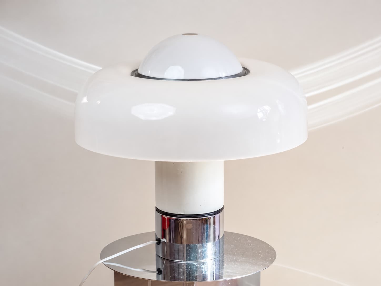 Table Lamp Brumbury, white acrylic, silver metal, by L. Massoni, Guzzini, Italy, 1970s. - 402307