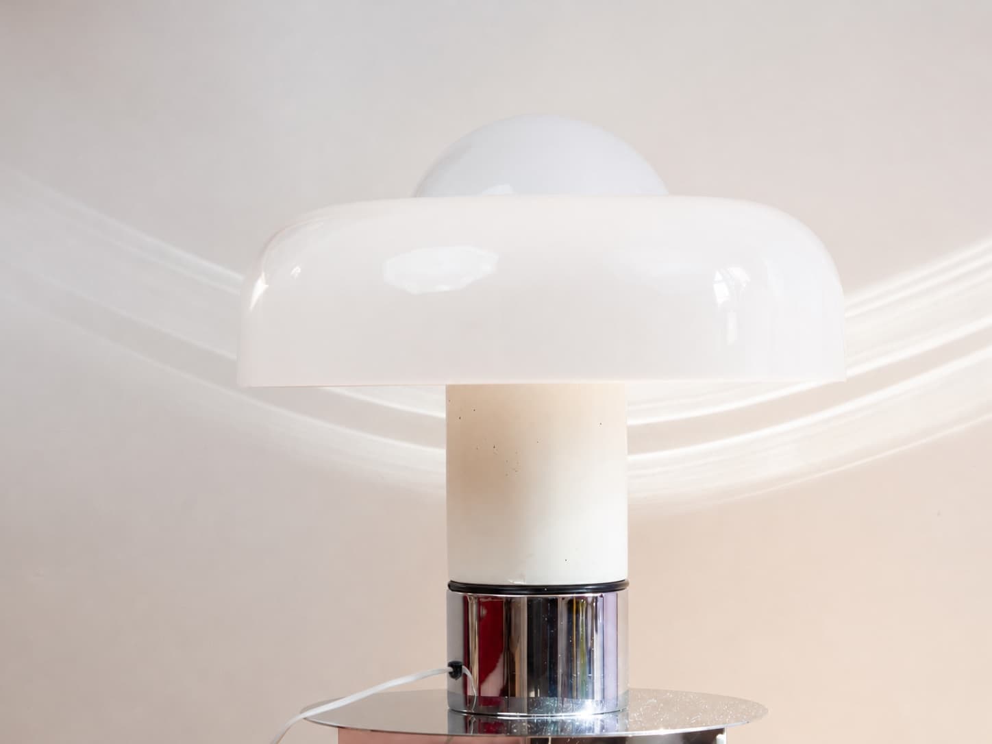 Table Lamp Brumbury, white acrylic, silver metal, by L. Massoni, Guzzini, Italy, 1970s. - 402311