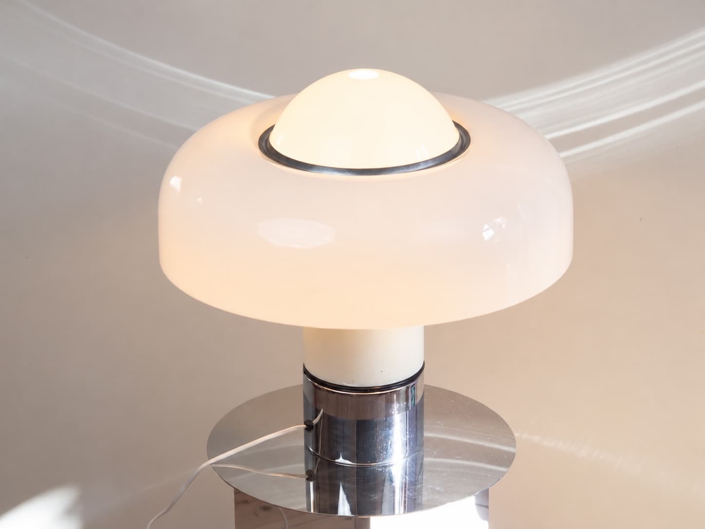 Table Lamp Brumbury, white acrylic, silver metal, by L. Massoni, Guzzini, Italy, 1970s. - 402313