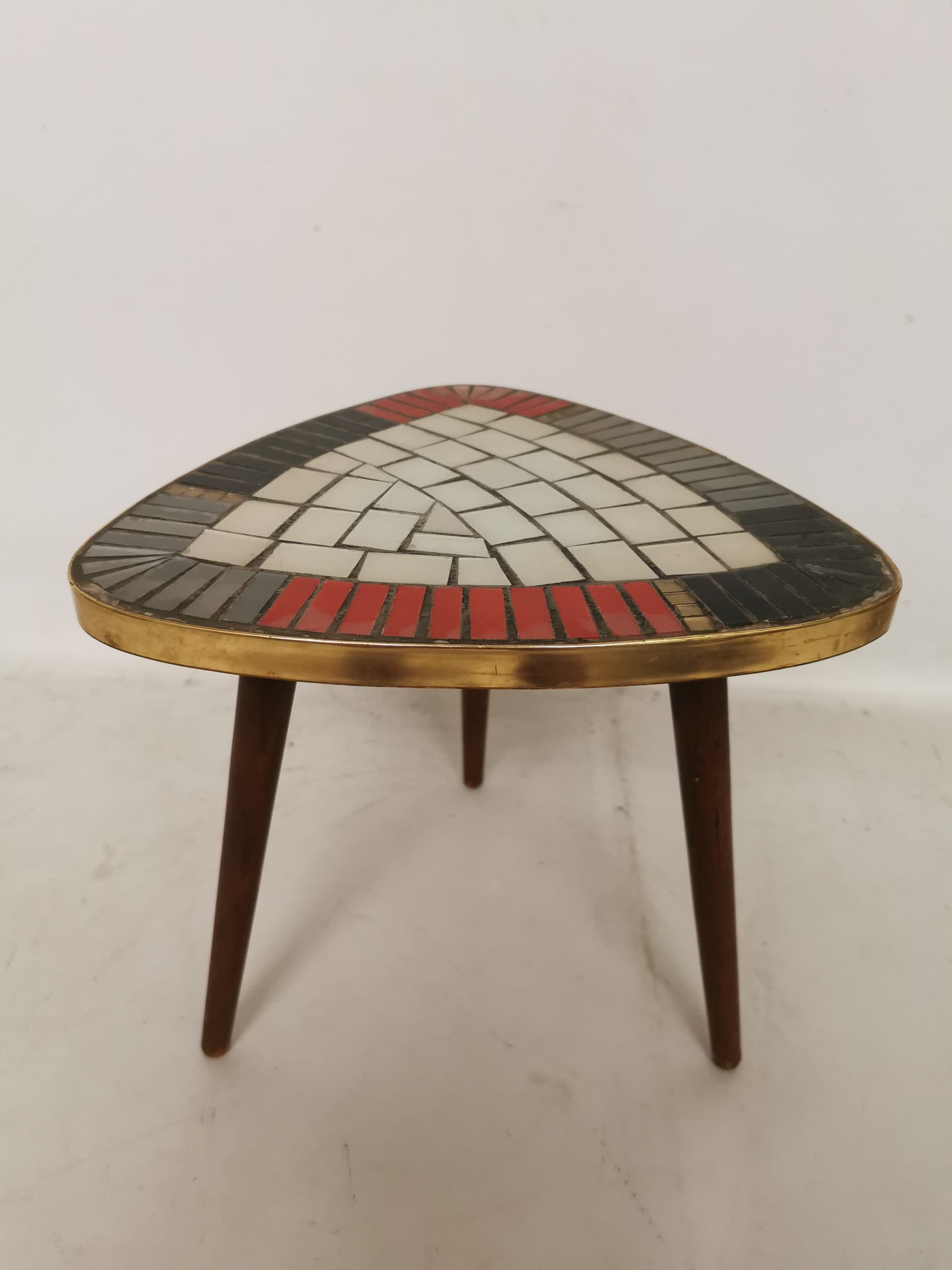 Plant Stand Łezka, mosaic white black red, brass gold, wood brown, 1960s. - 402536
