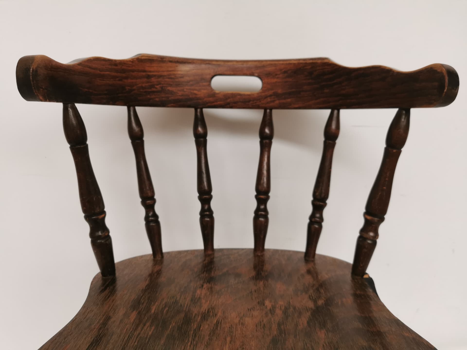 Armchair Windsor Bonanza, brown wood, Romania, 1920s. - 402547