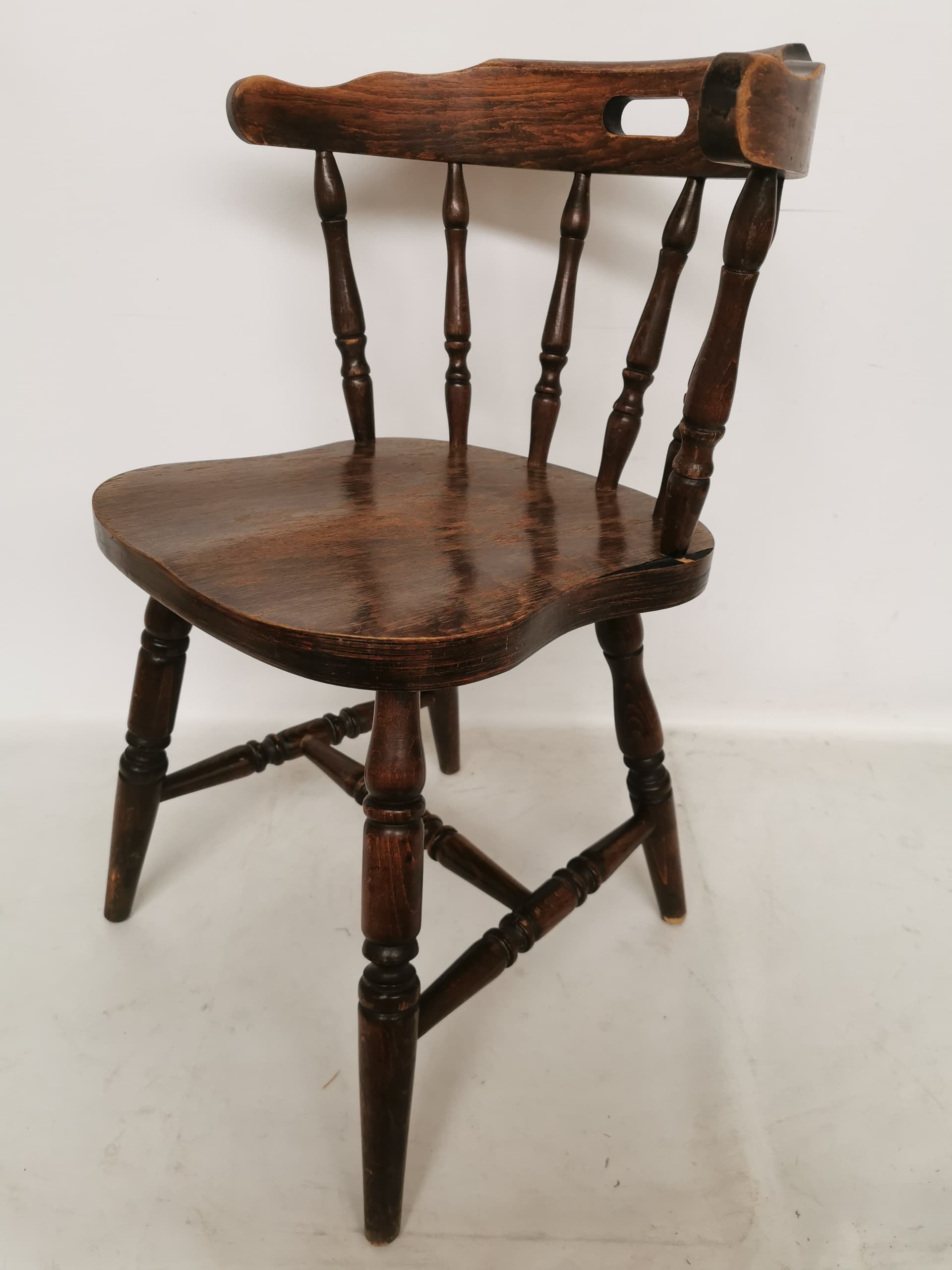 Armchair Windsor Bonanza, brown wood, Romania, 1920s. - 402549