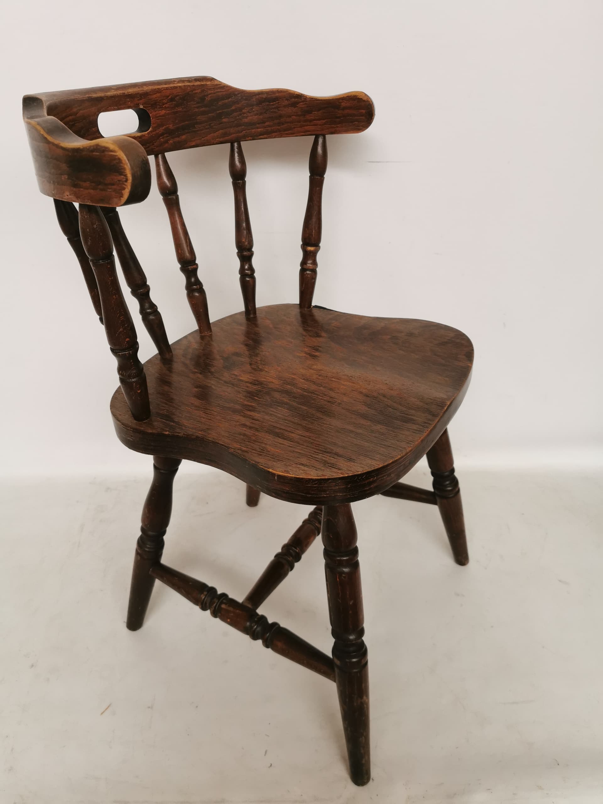 Armchair Windsor Bonanza, brown wood, Romania, 1920s. - 402550