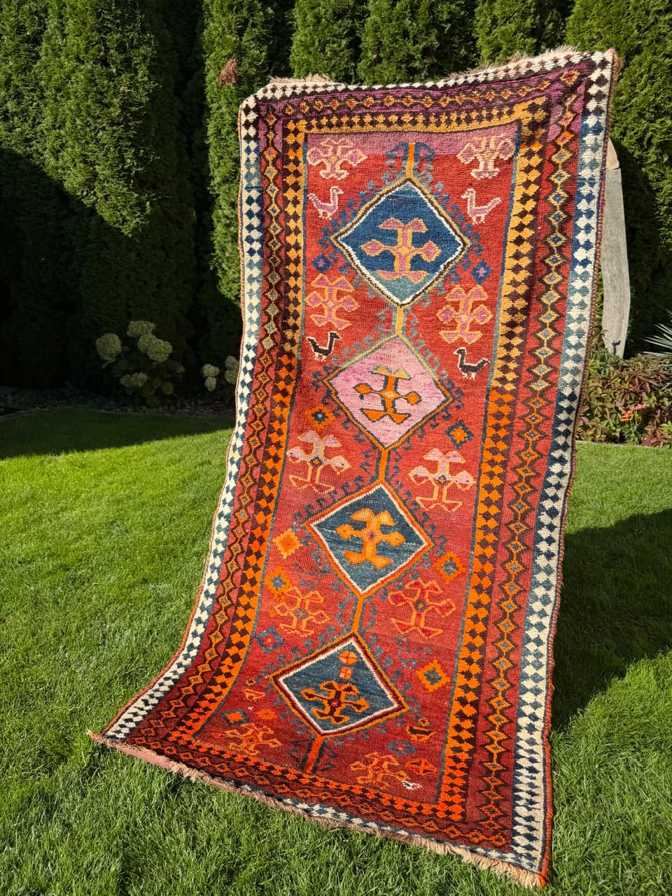 Rug Shiraz 210x100 cm, red blue yellow, wool, Iran, 1940s. - 402558