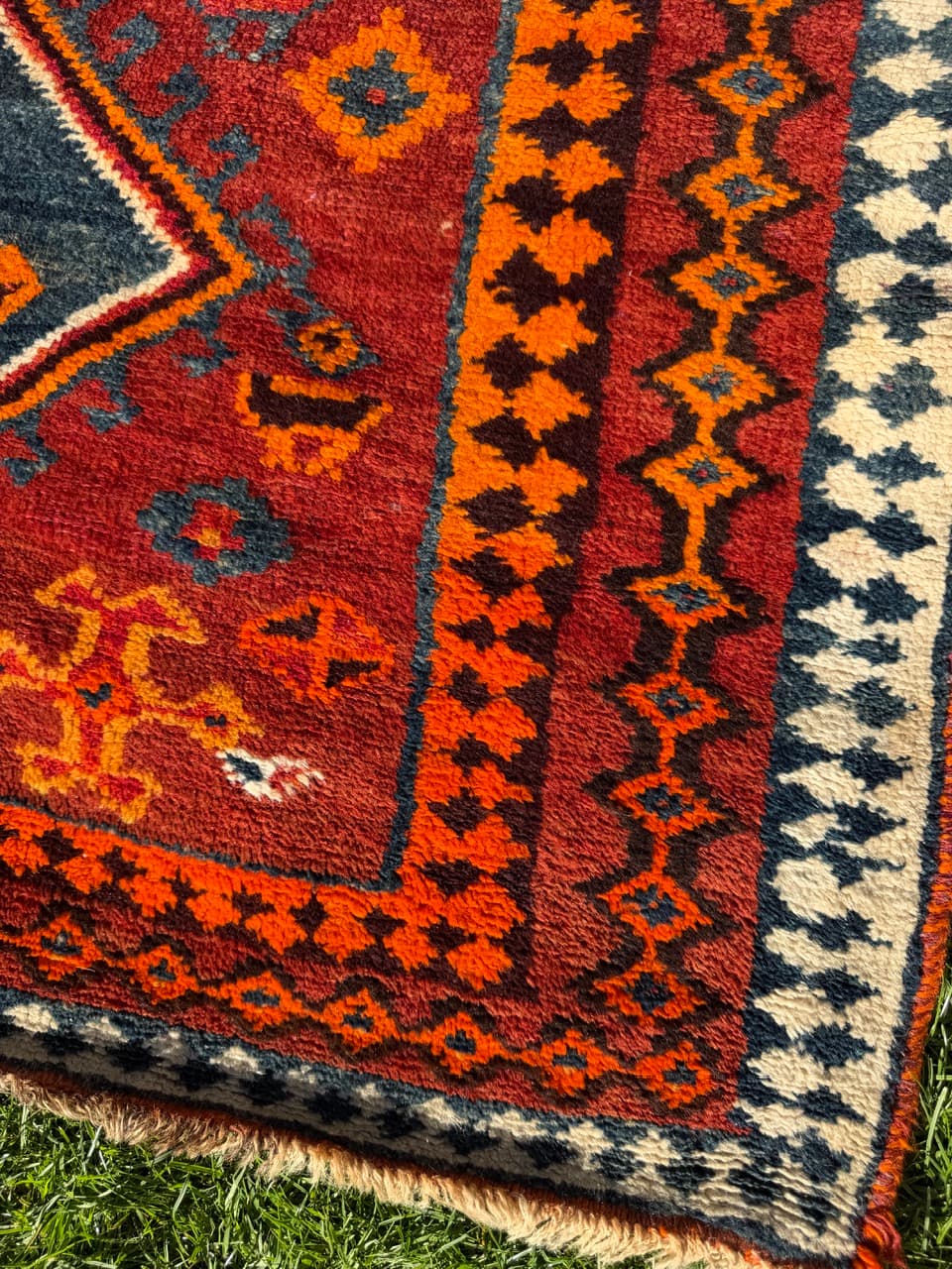 Rug Shiraz 210x100 cm, red blue yellow, wool, Iran, 1940s. - 402564
