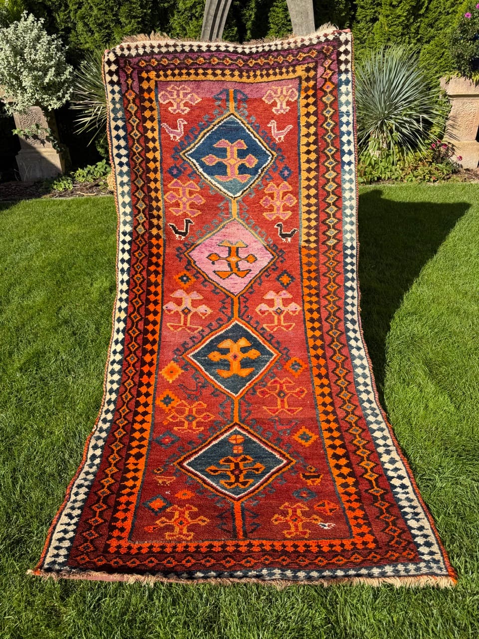 Rug Shiraz 210x100 cm, red blue yellow, wool, Iran, 1940s. - 402570