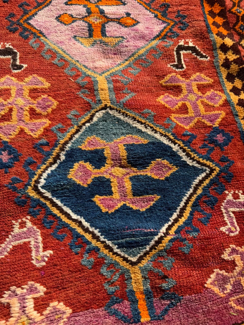 Rug Shiraz 210x100 cm, red blue yellow, wool, Iran, 1940s. - 402566