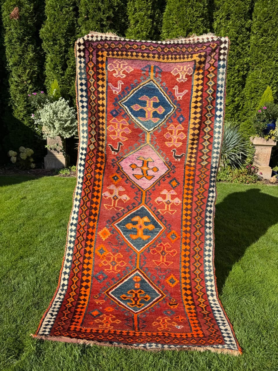 Rug Shiraz 210x100 cm, red blue yellow, wool, Iran, 1940s. - 402559