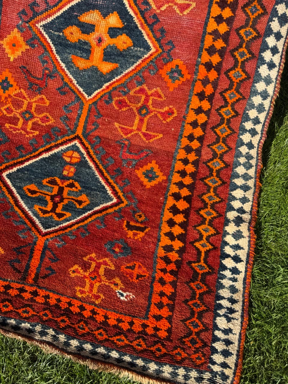 Rug Shiraz 210x100 cm, red blue yellow, wool, Iran, 1940s. - 402571