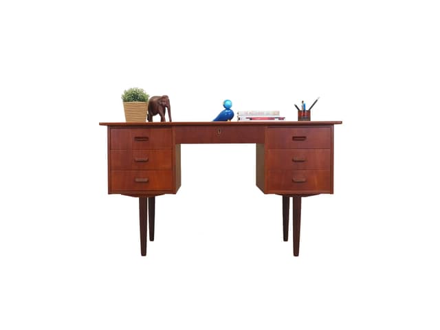 Desk, orange teak, Denmark, 1970s. - DIMENSION