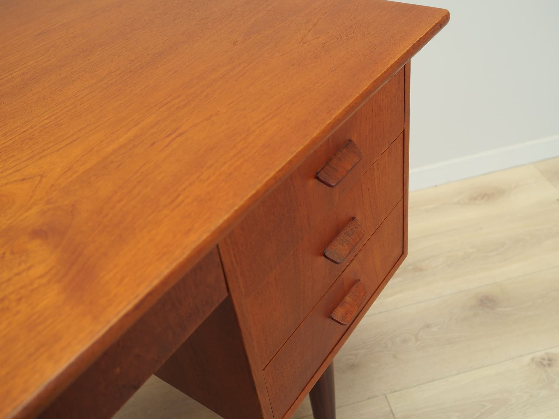 Desk, orange teak, Denmark, 1970s. - 64750
