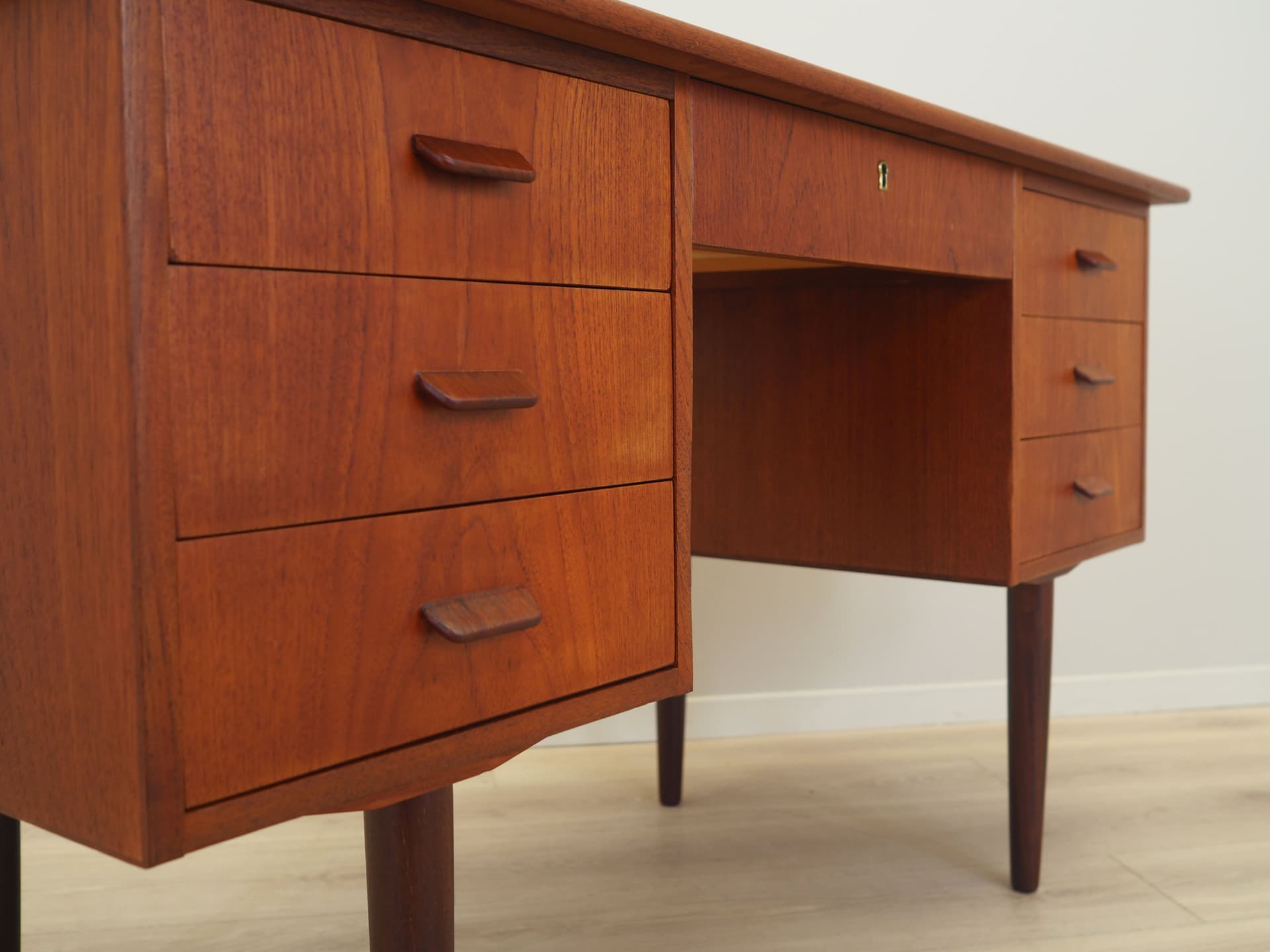 Desk, orange teak, Denmark, 1970s. - 64748