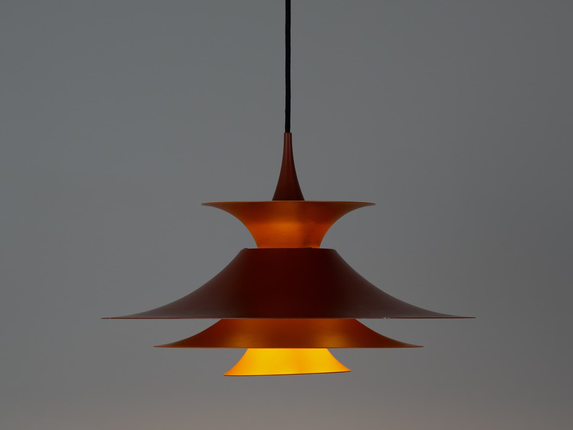 Lampa wisząca Radius, czerwony, aluminium, proj. E. Balslev, Fog & Mørup, Dania, lata 70. - 402706
