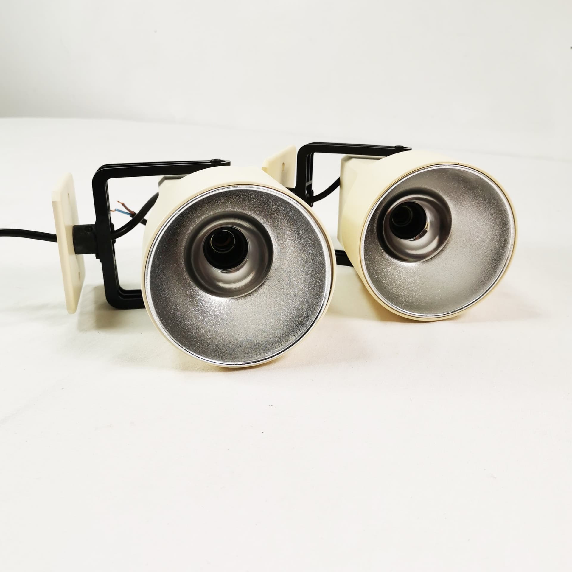 Para lamp Lillebror Unispot, beżowy plastik, czarny plastik, aluminium srebrny, proj. B. Gantzel-Boysen, Louis Poulsen, Dania, lata 70. - 402815