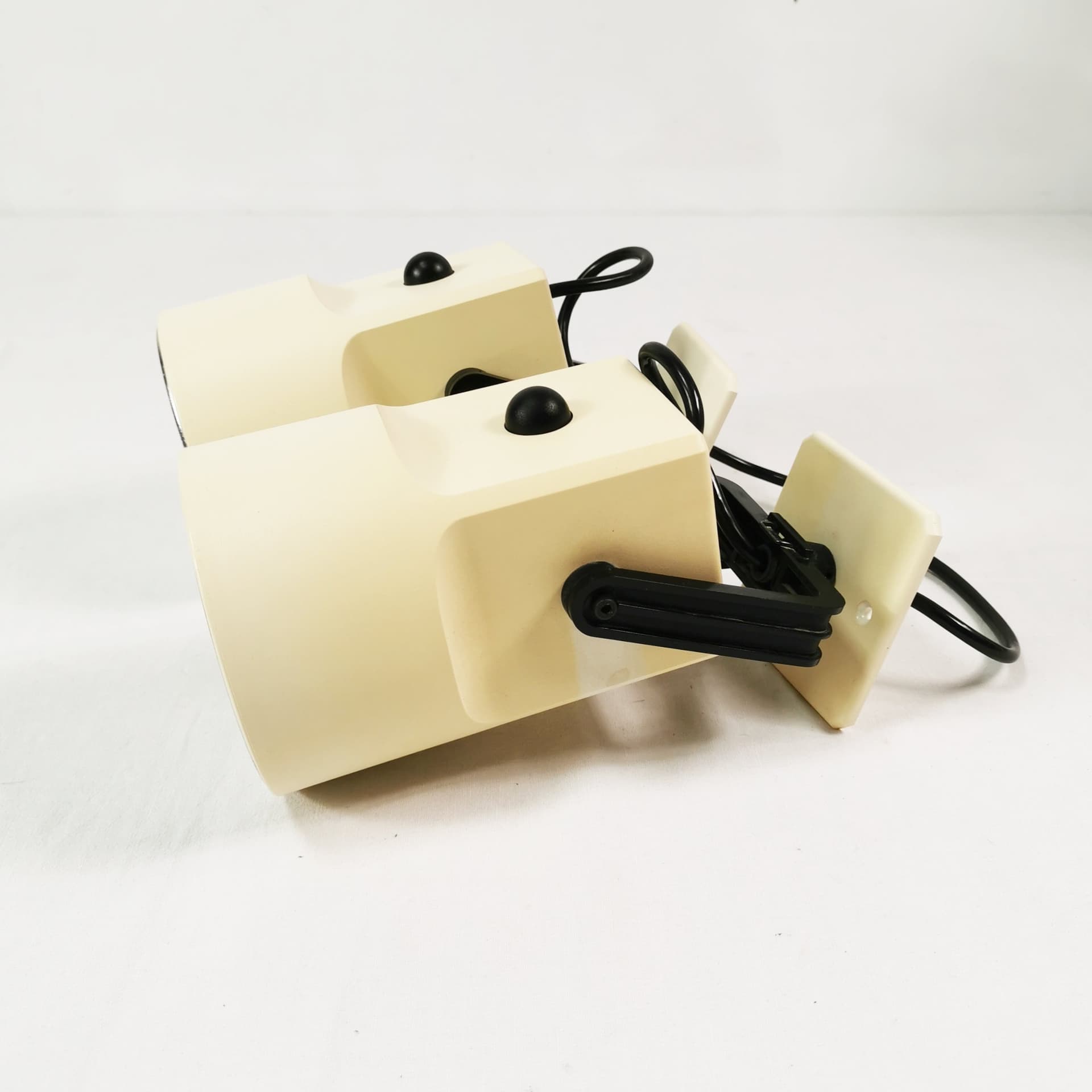 Para lamp Lillebror Unispot, beżowy plastik, czarny plastik, aluminium srebrny, proj. B. Gantzel-Boysen, Louis Poulsen, Dania, lata 70. - 402807