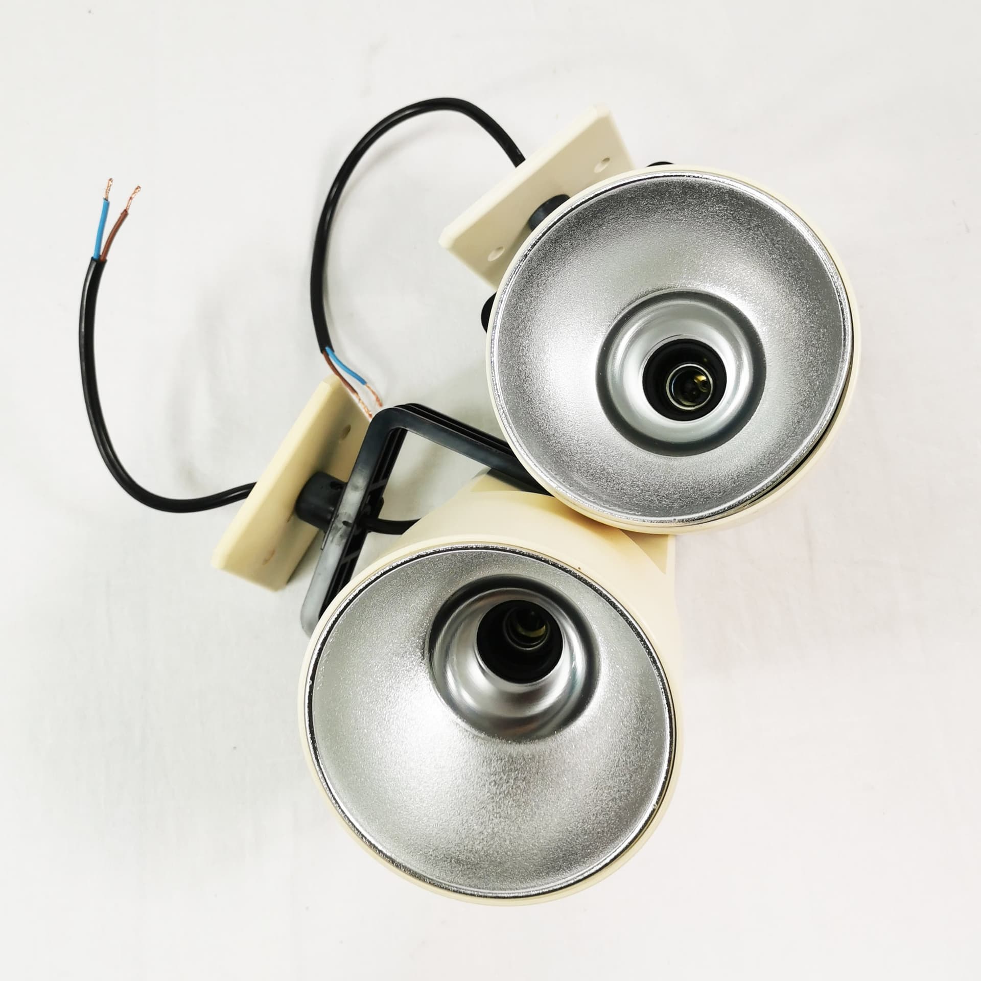 Para lamp Lillebror Unispot, beżowy plastik, czarny plastik, aluminium srebrny, proj. B. Gantzel-Boysen, Louis Poulsen, Dania, lata 70. - 402817