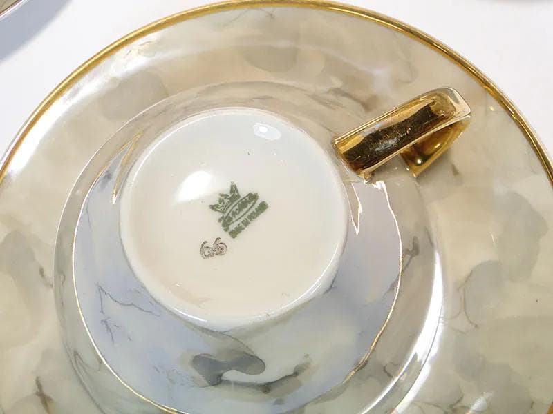 Kremowobiały, marmurkowy serwis kawowy z porcelany ze złoceniami, proj. W. Potacki dla Karolina, Polska, lata 60. - 30085