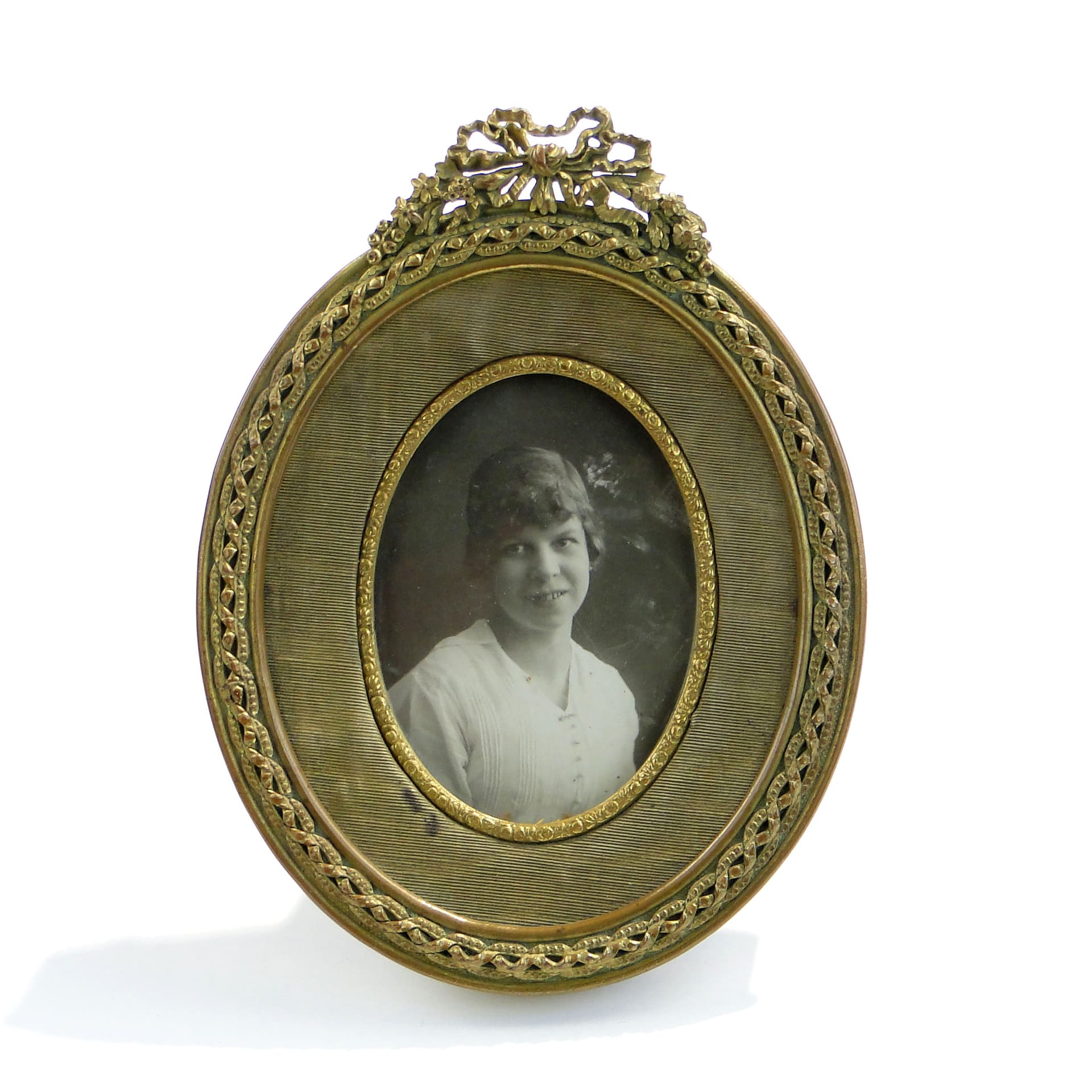 Elliptical Photo Frame, Napoleon III, golden bronze, light beige silk, France, 19th c. - 3583