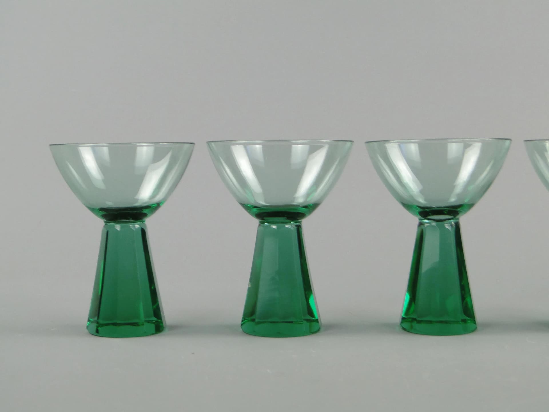 Set of Art Deco glasses, green uranium crystal glass, Czech Republic, 1930s. - 30012