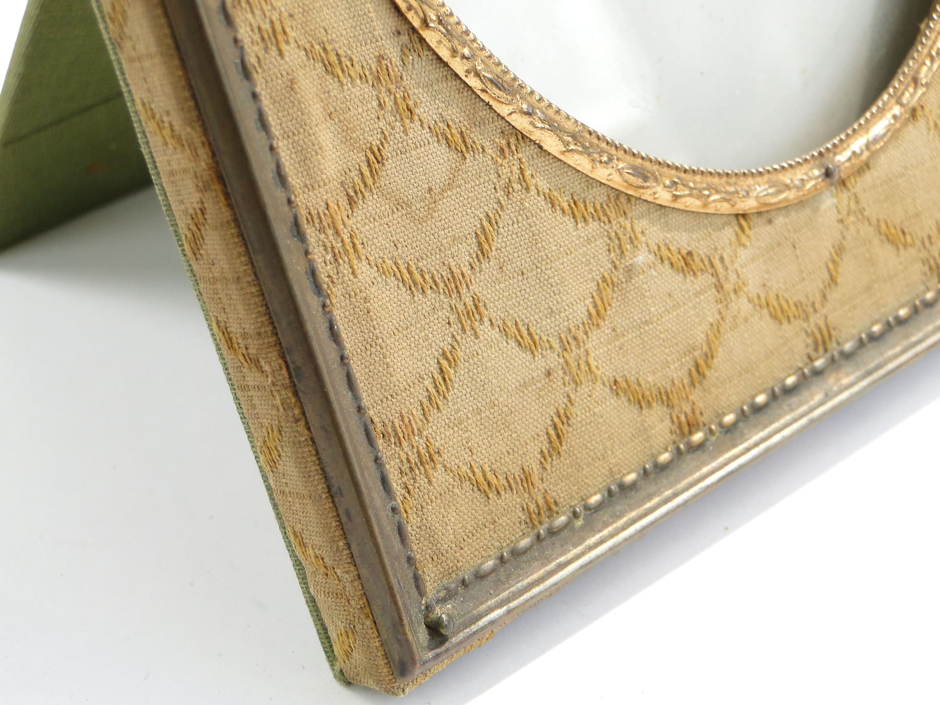 Picture frame Napoleon III, gilded bronze, beige silk, France, 19th c. - 3599