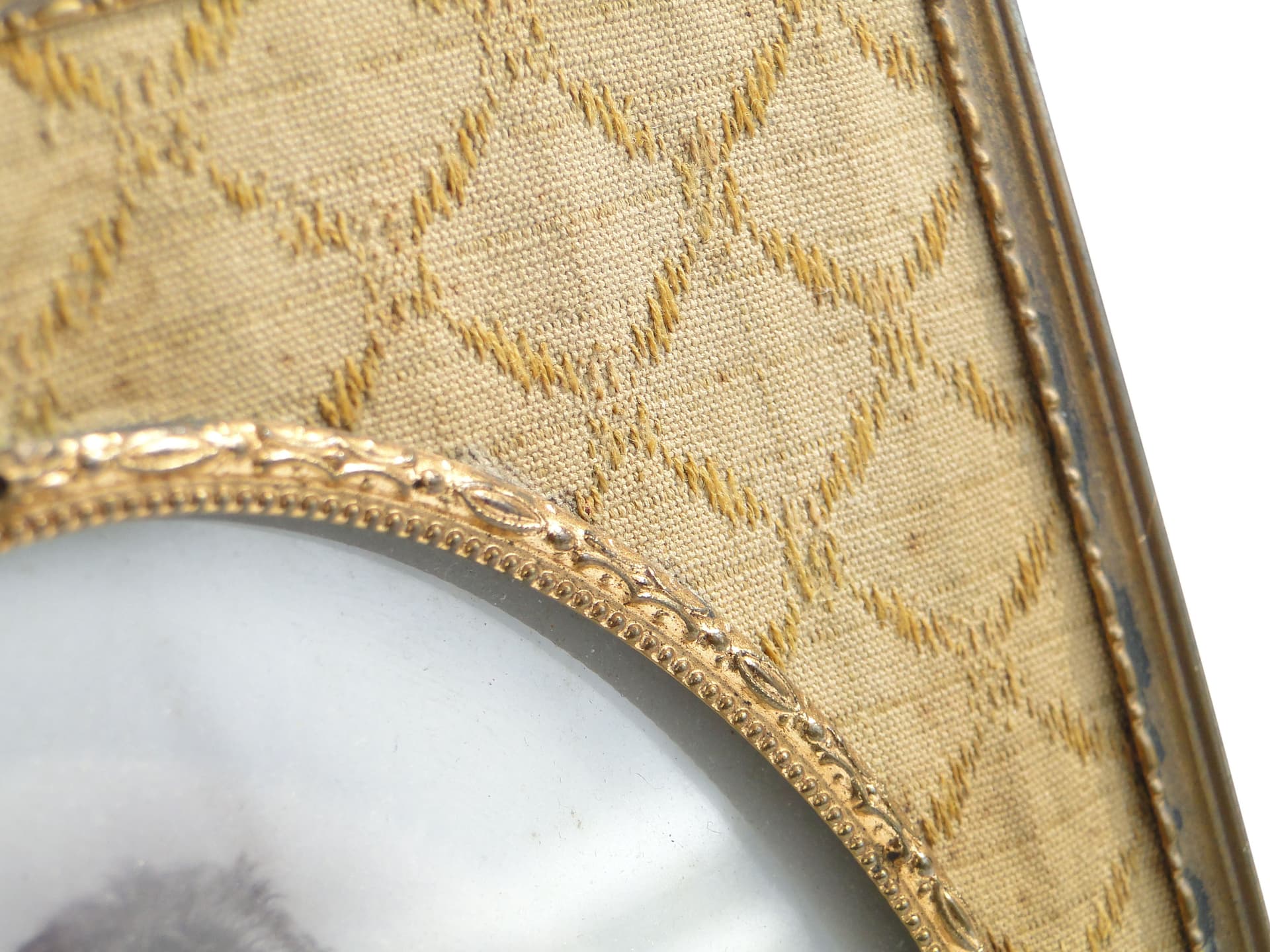 Picture frame Napoleon III, gilded bronze, beige silk, France, 19th c. - 3598