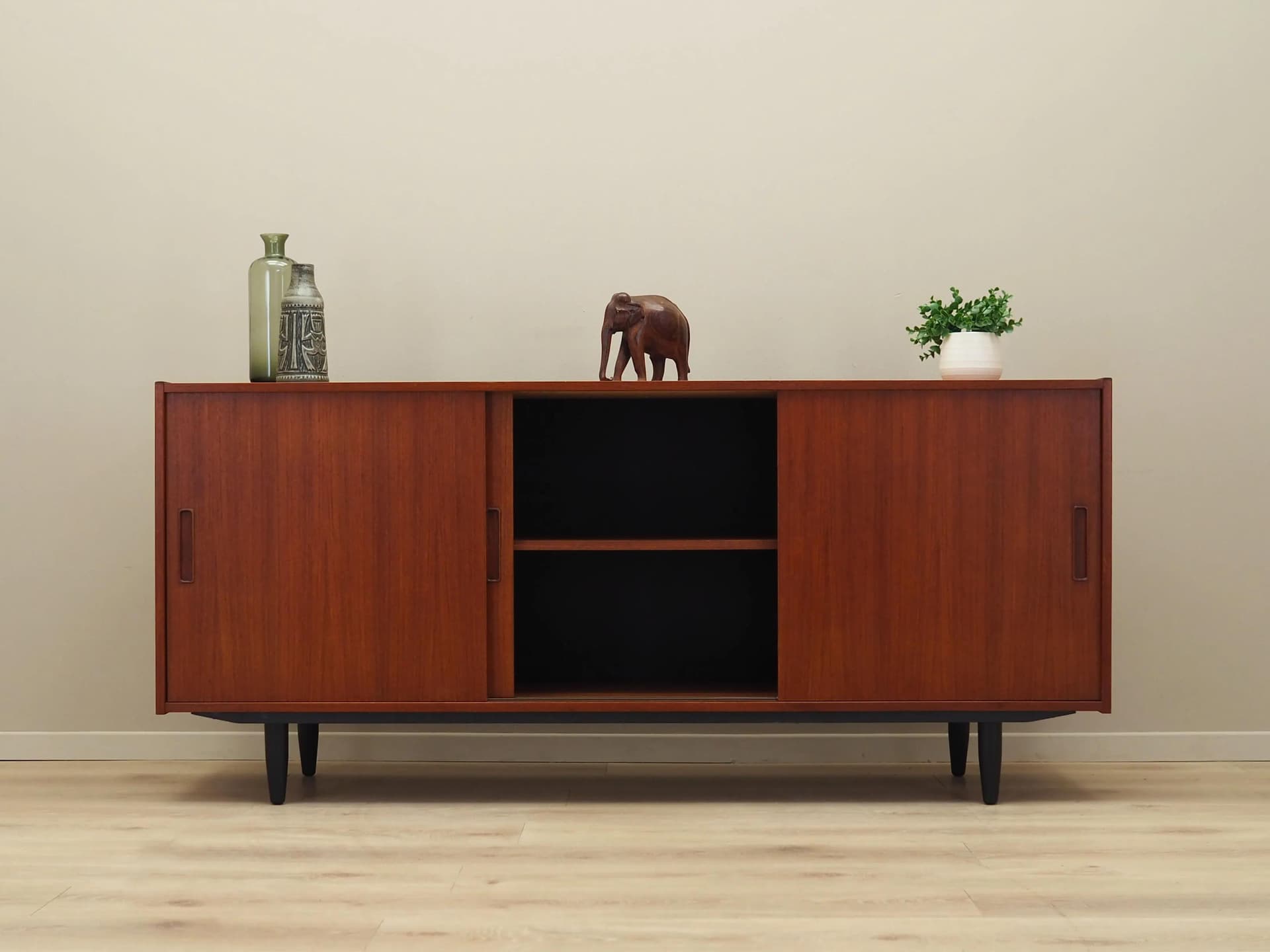 Sideboard, teak brązowy, Dania, lata 70. - 30134