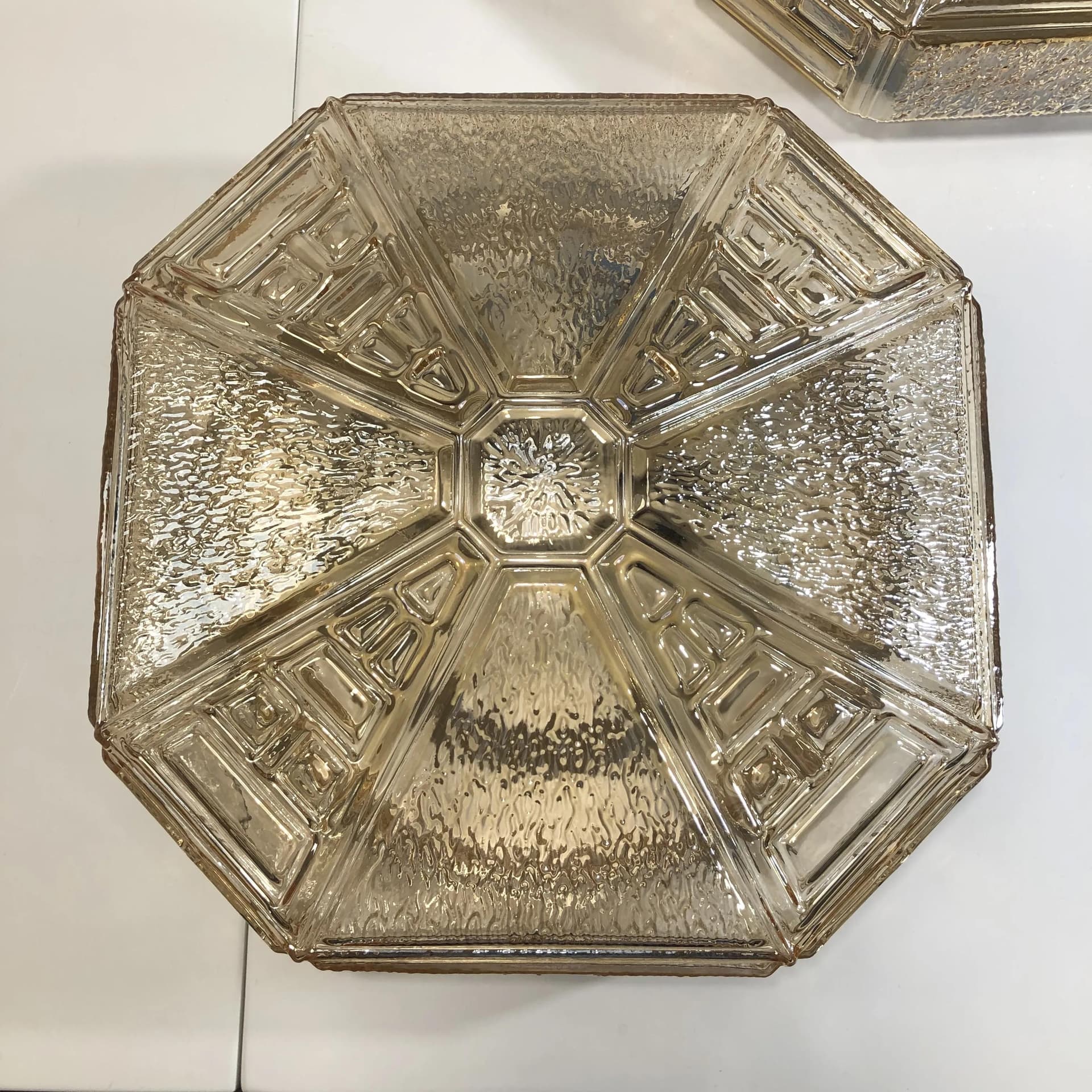 Komplet trzech kinkietów, szkło złoty, stal czarna, Niemcy, lata 70. - 30241