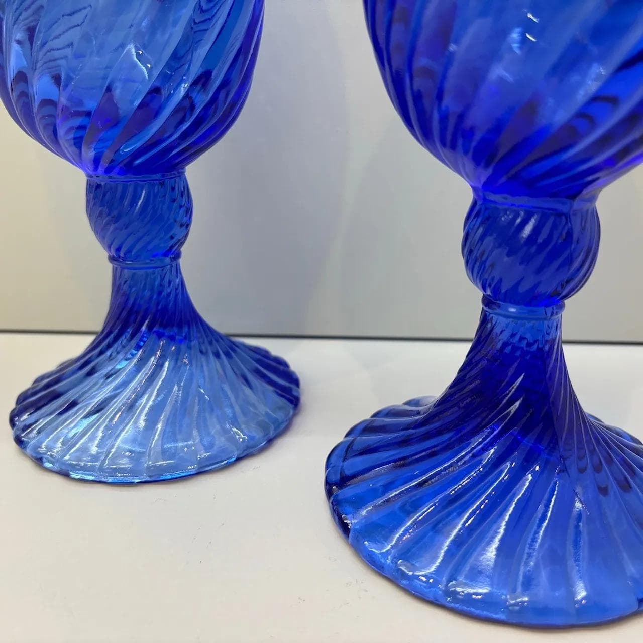 Para wazonów Spirelli, szkło niebieskie, proj. R. Serwicki, Huta Ząbkowice, Polska, lata 70. - 30231