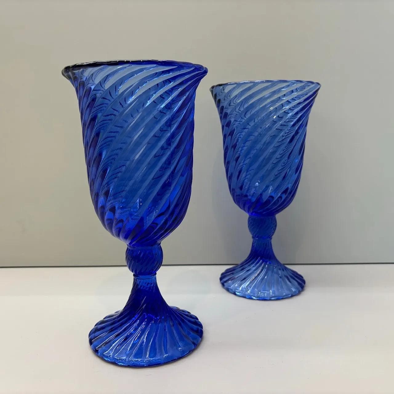 Para wazonów Spirelli, szkło niebieskie, proj. R. Serwicki, Huta Ząbkowice, Polska, lata 70. - 30234