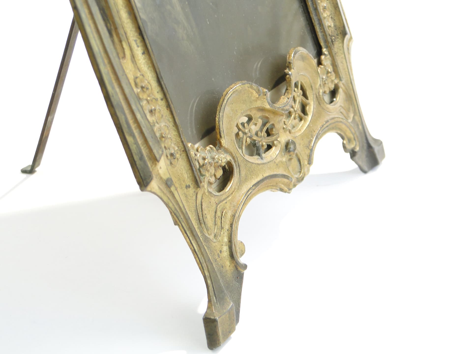 Picture Frame Art Nouveau, gilt metal, Austria, early 20th c. - 3607