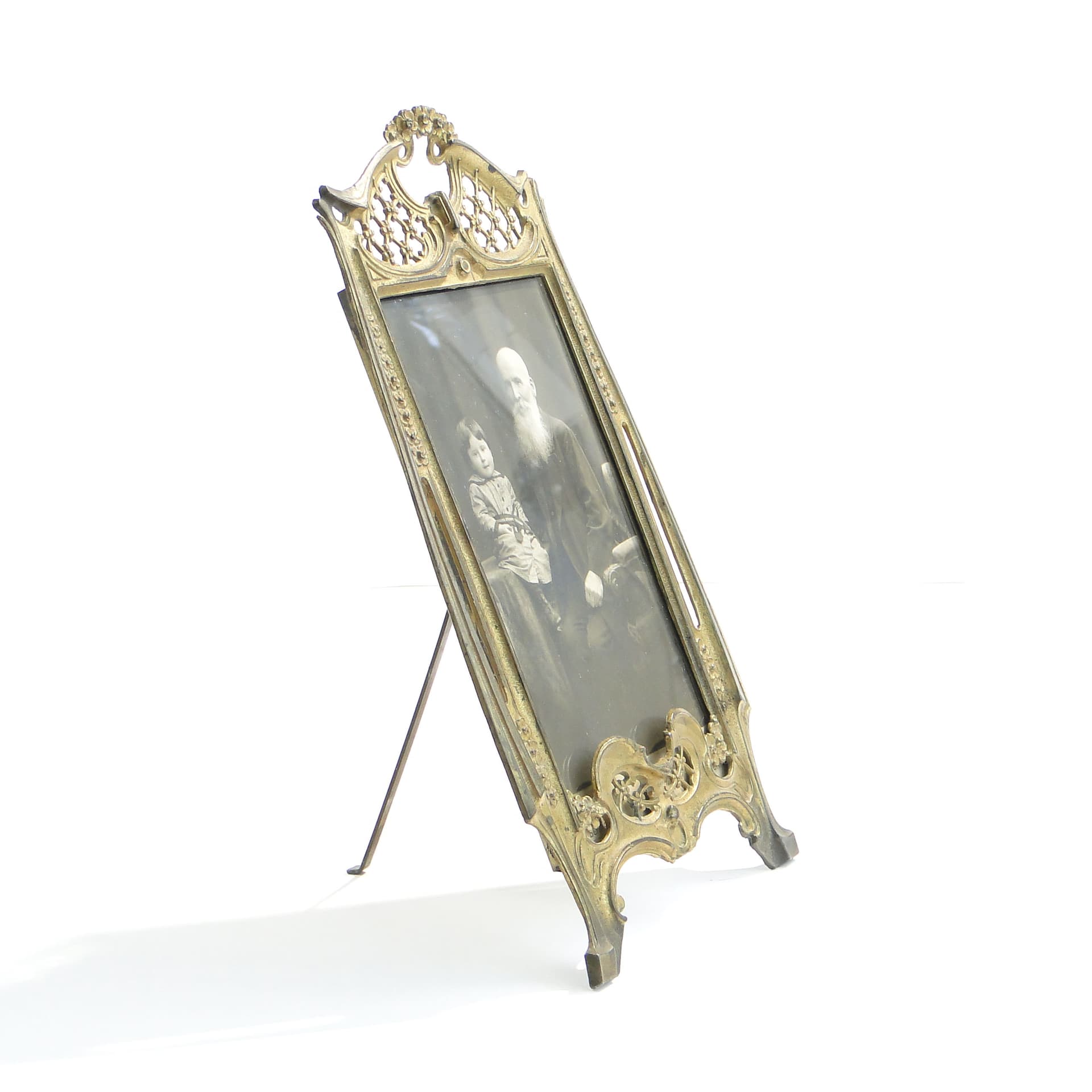 Picture Frame Art Nouveau, gilt metal, Austria, early 20th c. - 3606