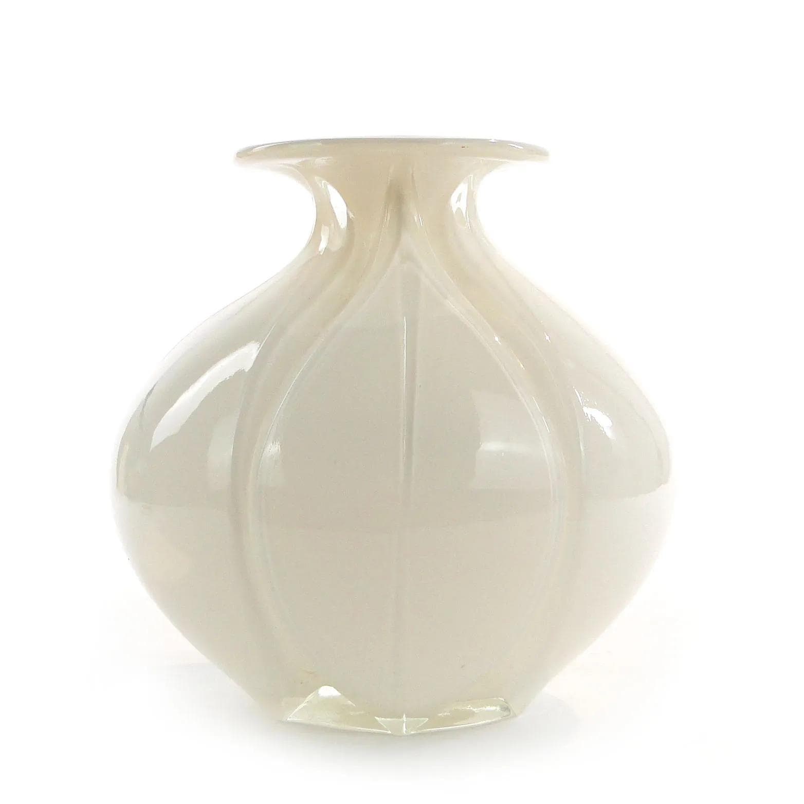 Wazon Czosnek, szkło ivory white, proj. J. S. Drost, Ząbkowice, Polska, lata 70. - 30287