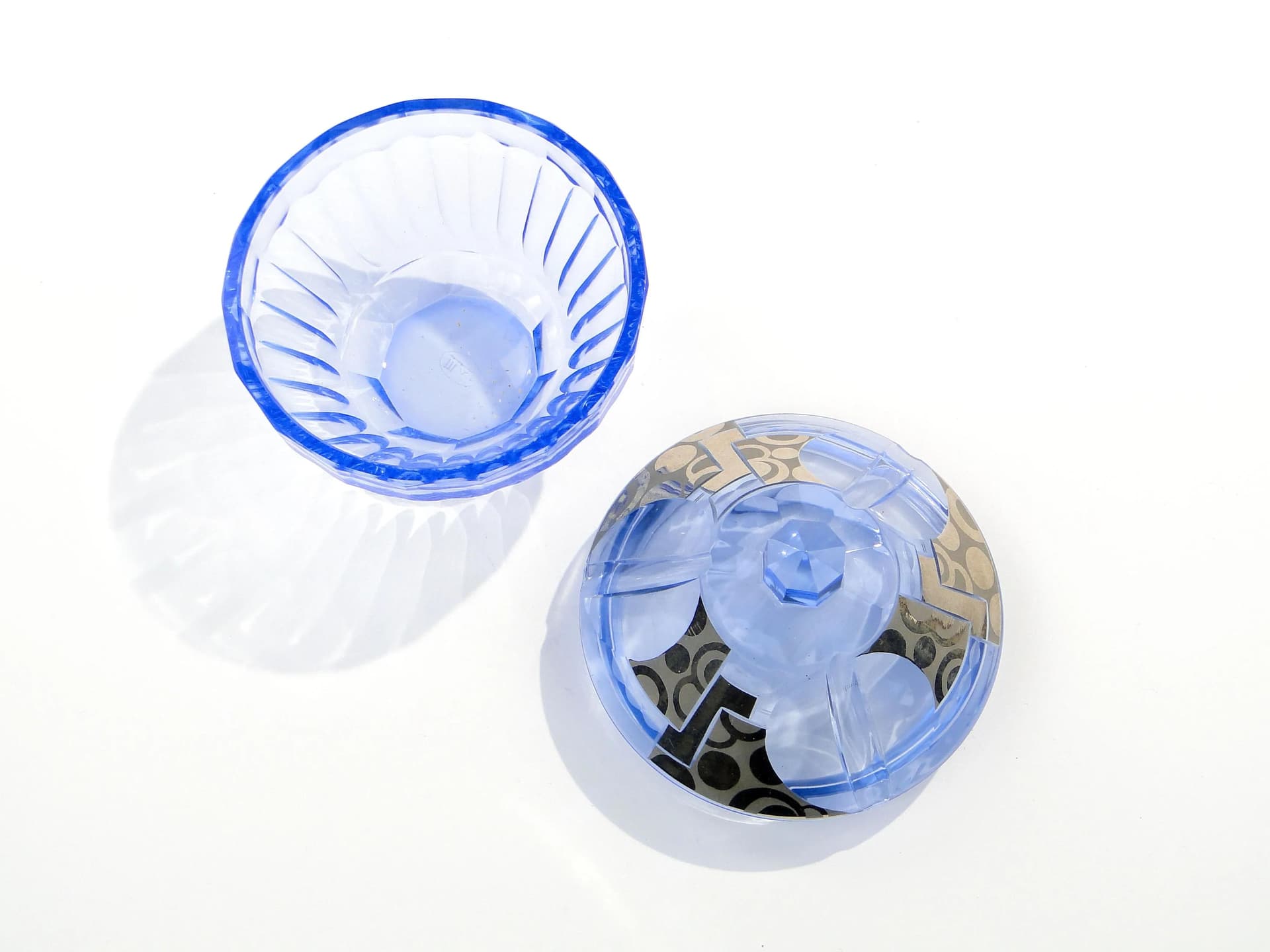 Bomboniera Art déco, szkło kryształowe błękitne, srebro, Moser, Czechosłowacja, lata 30. - 30502