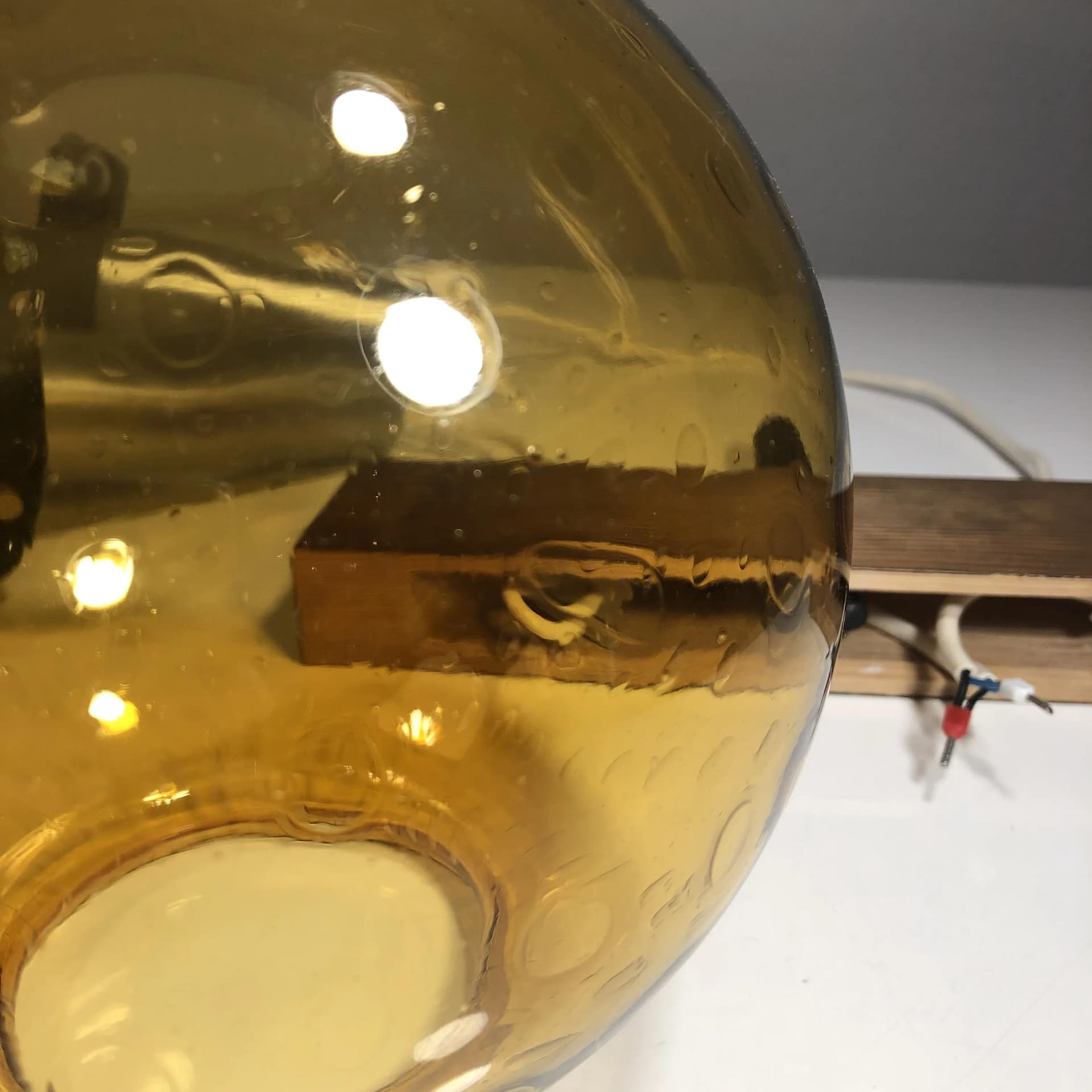 Lampa wisząca, szkło pomarańczowe, aluminium, Polska, lata 70. - 30383