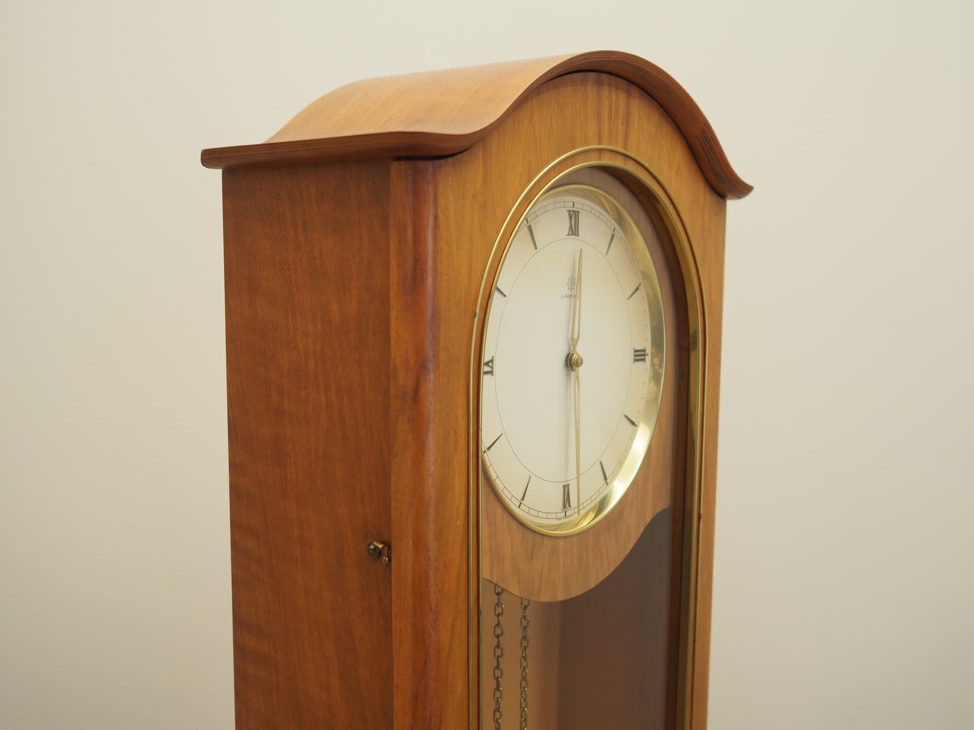 Zegar stojący, fornir brązowy, drewno sosna, Junghans, Niemcy, lata 60. - 64582