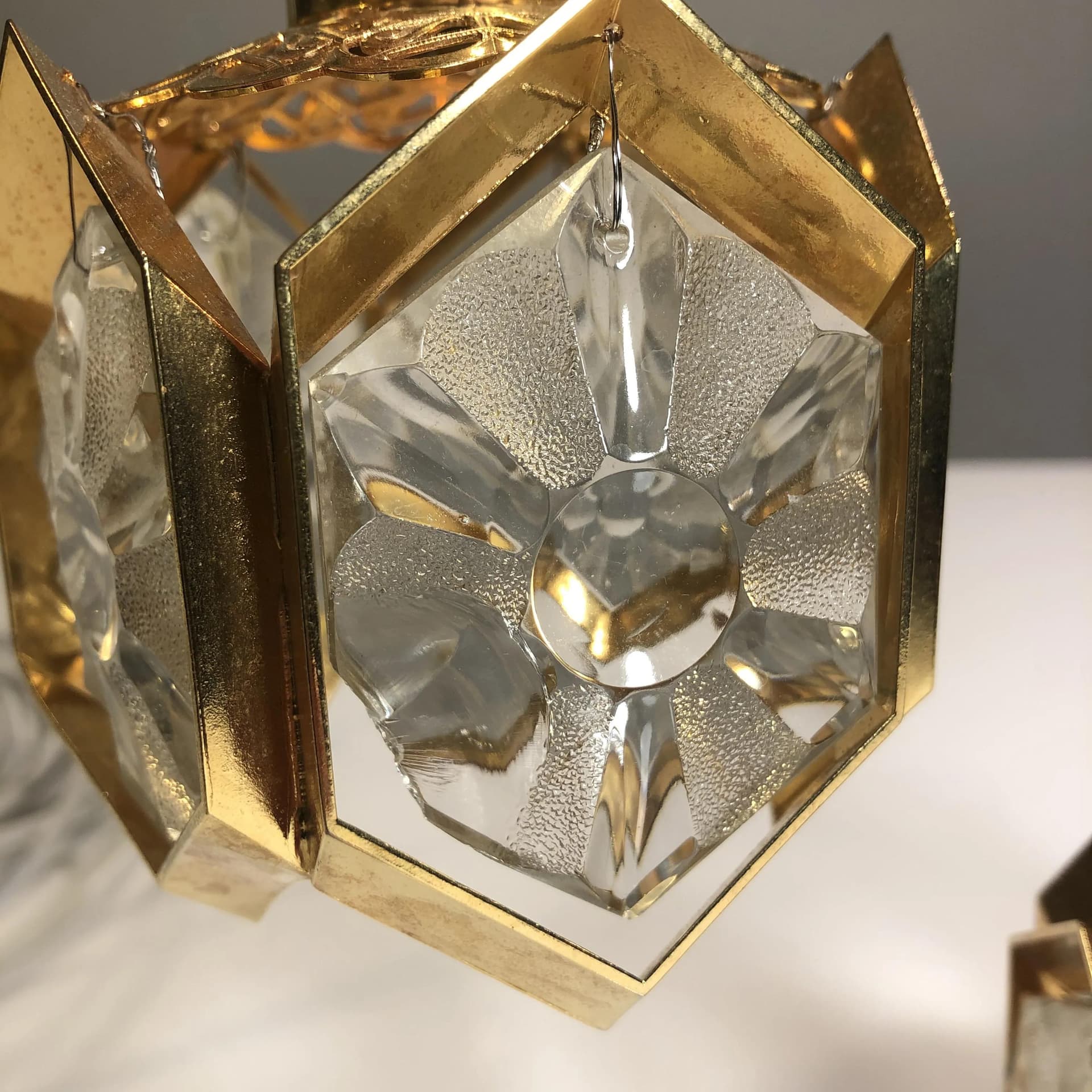 Para lamp wiszących, złocony mosiądz, kryształ, Szwecja, lata 70. - 30601