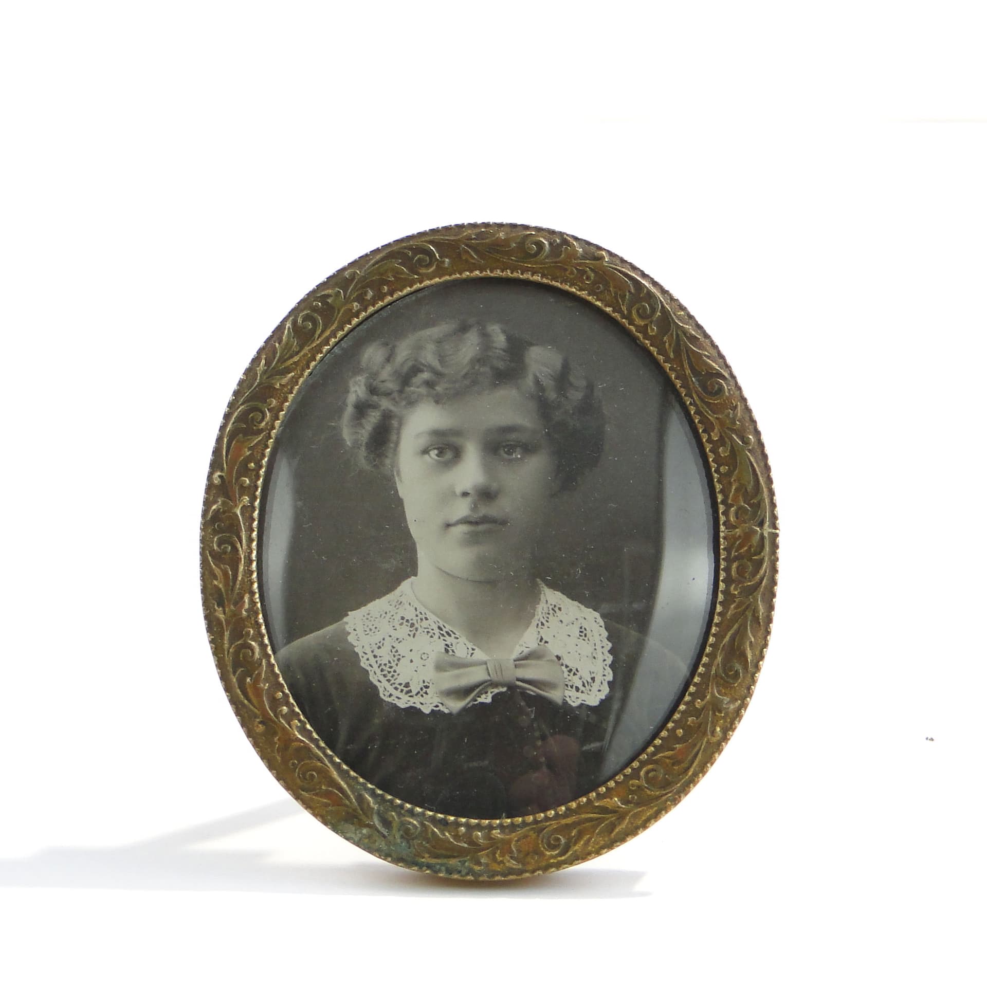 Elliptical Photo Frame, gilded bronze, France, 19th c. - 3651