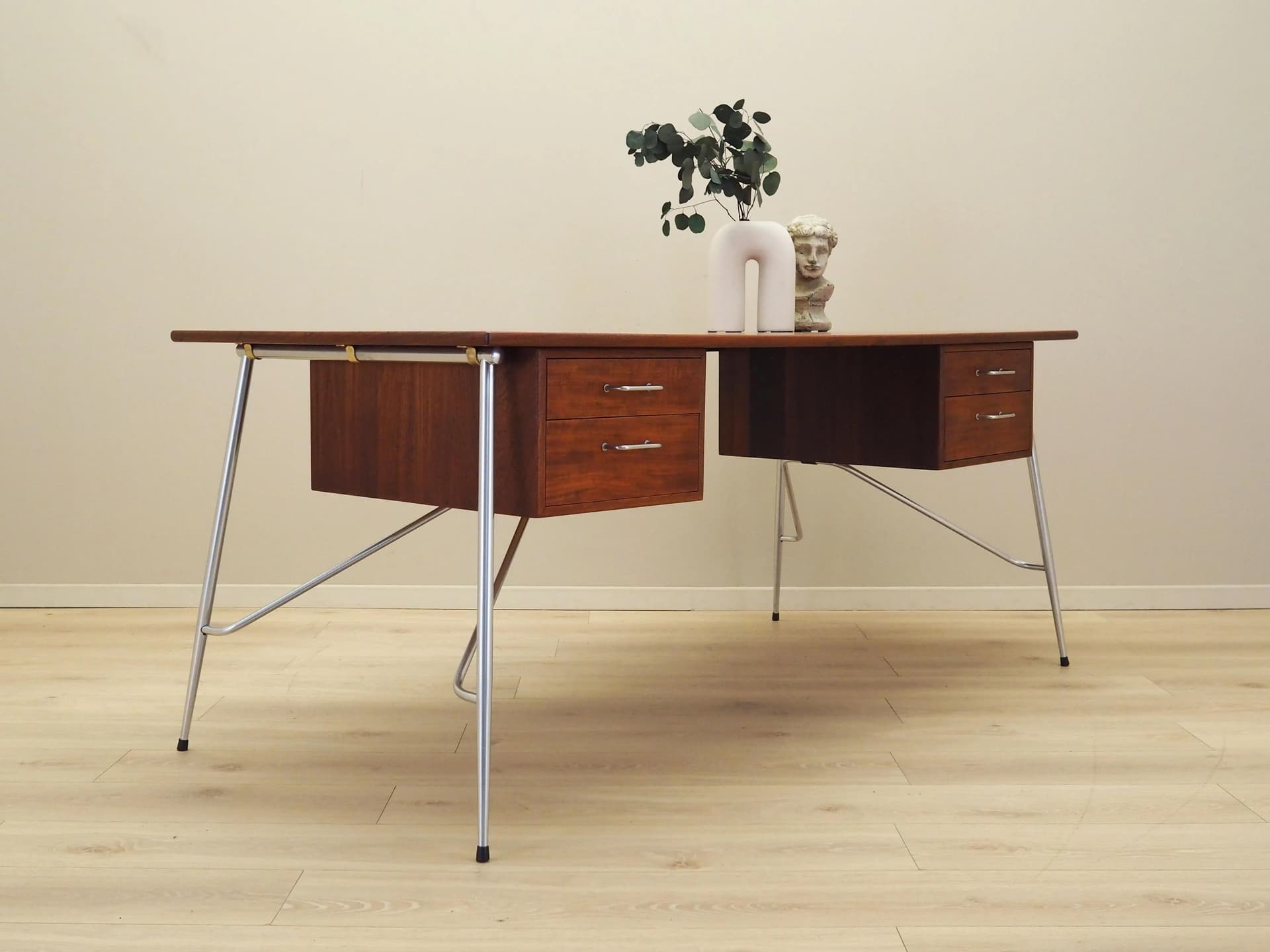 Desk Model 202, brown teak, by B. Mogensen, Søborg Møbelfabrik, Denmark, 1960s. - 30684